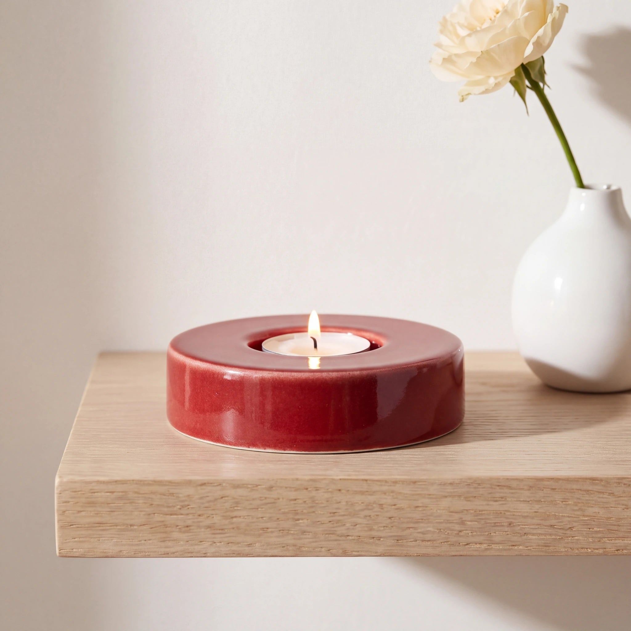 Caleo-Keepsake-Candle-in-Red-keepsake_bud_vase