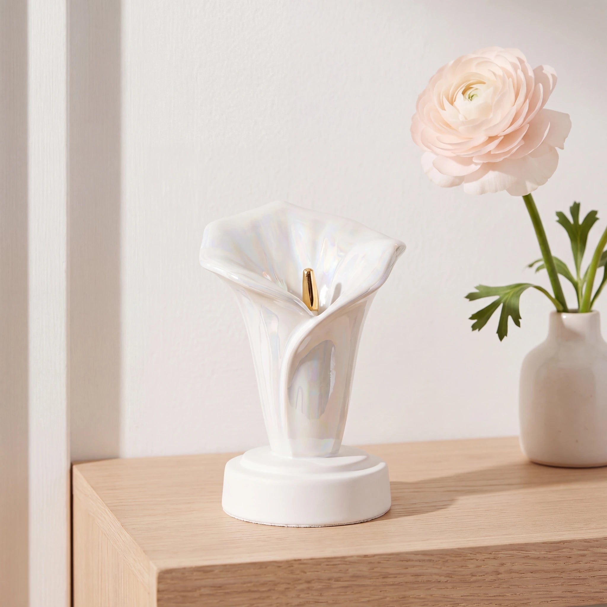 Calla-Lily-Keepsake-Urn-for-Ashes-in-Pearlescent-White-keepsake_bud_vase