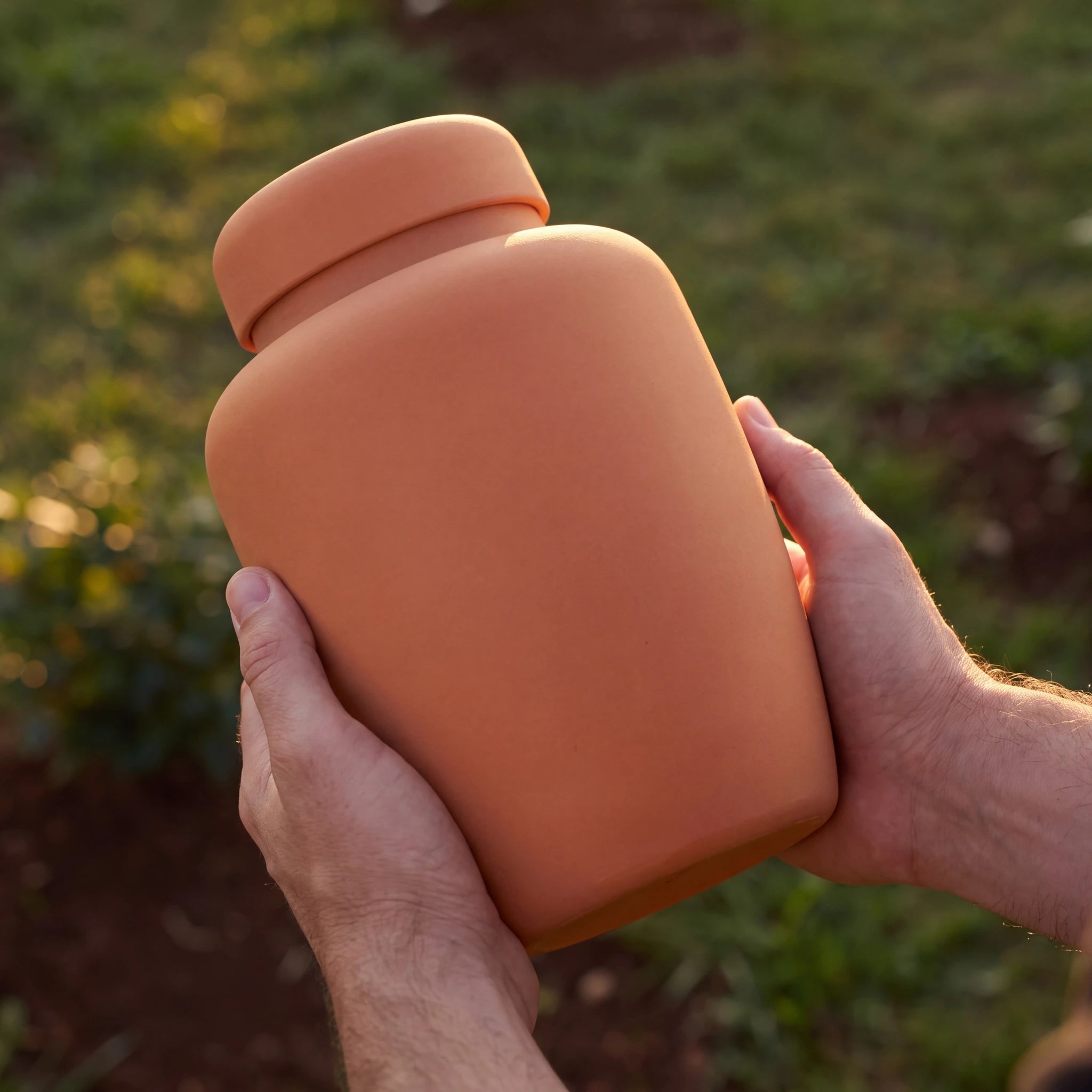 Cornstarch EcoUrn Biodegradable Urn for Ashes in Terracotta - Extra Large