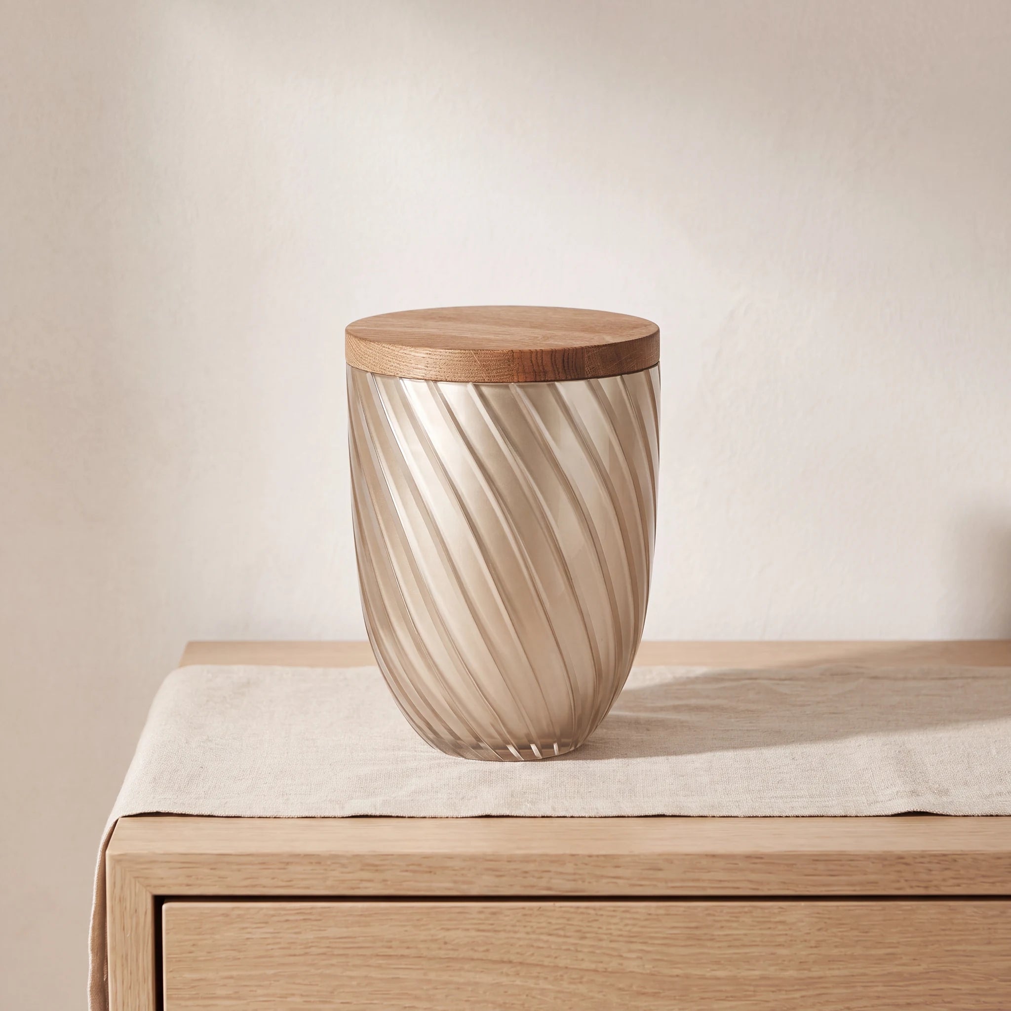 Crystal Adult Cremation Urn for Ashes with Oak Lid in Champagne