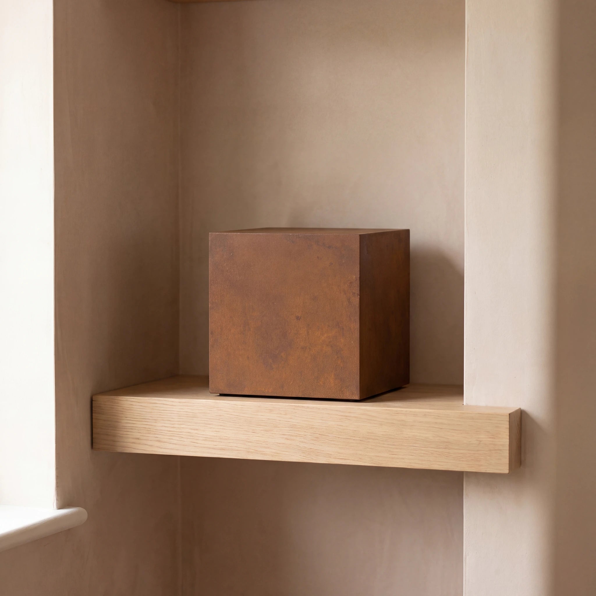 Cube-Adult-Cremation-Urn-for-Ashes-in-Corten-Steel-amto_alcove