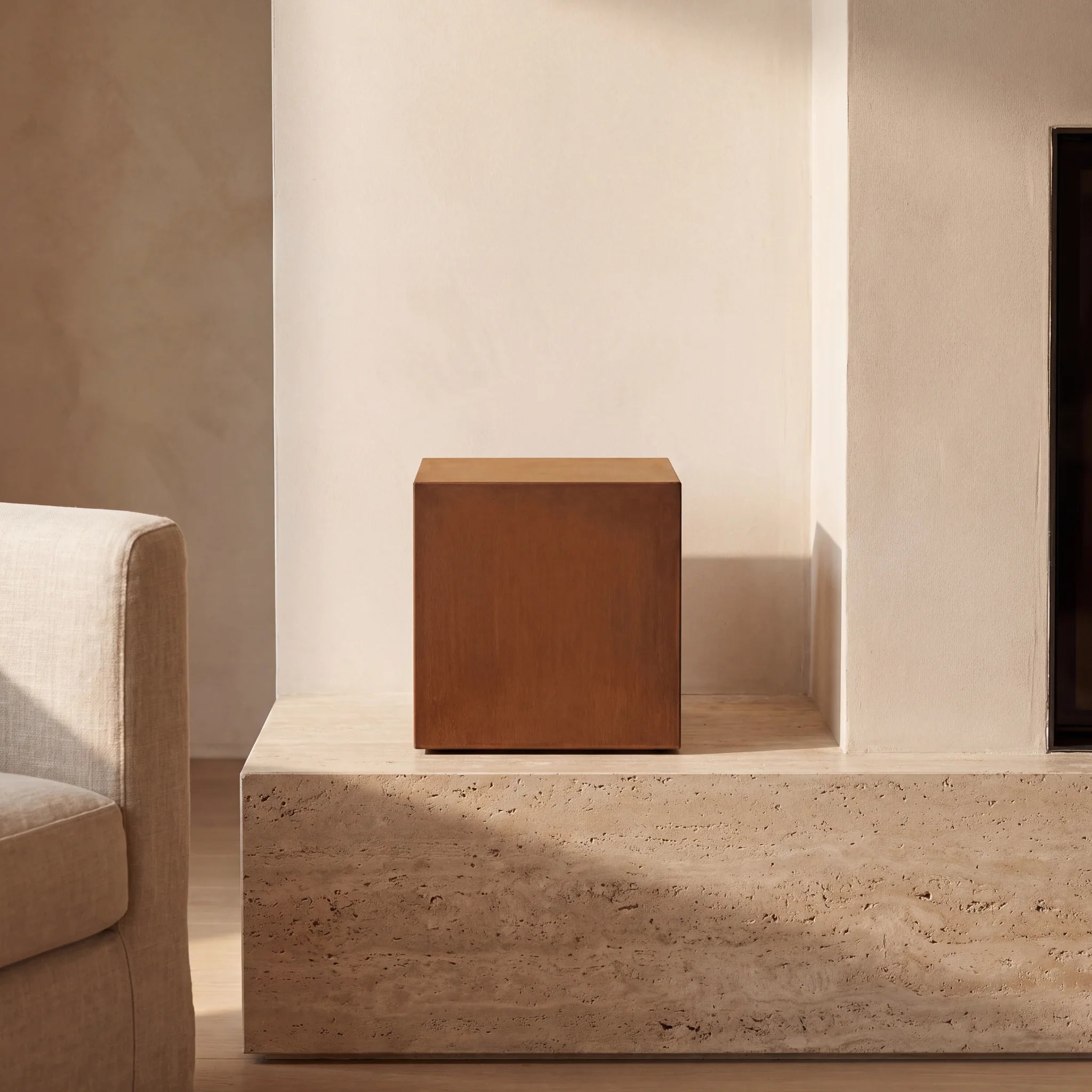 Cube-Adult-Cremation-Urn-for-Ashes-in-Corten-Steel-amto_hearth