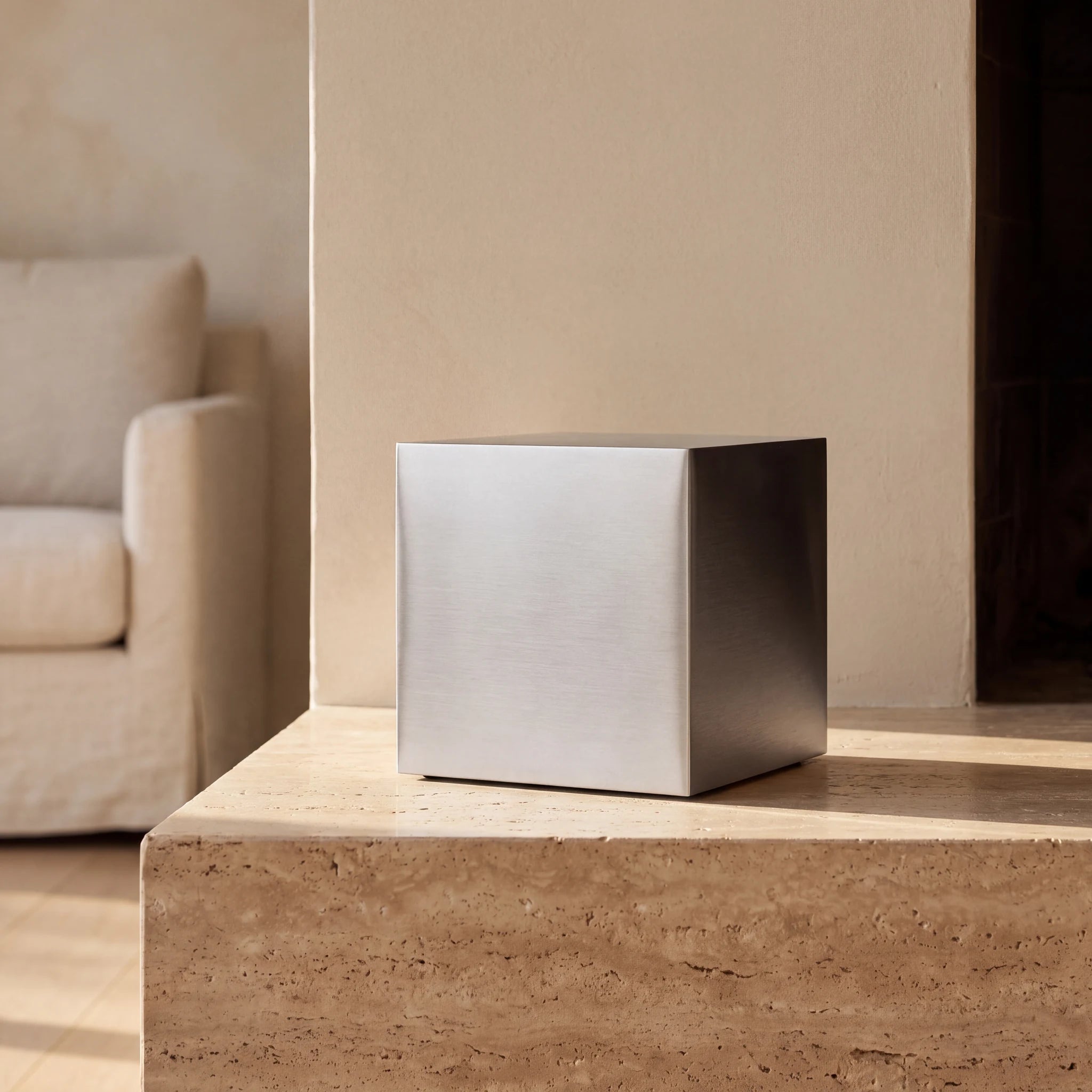 Cube-Adult-Cremation-Urn-for-Ashes-in-Stainless-Steel-amto_hearth