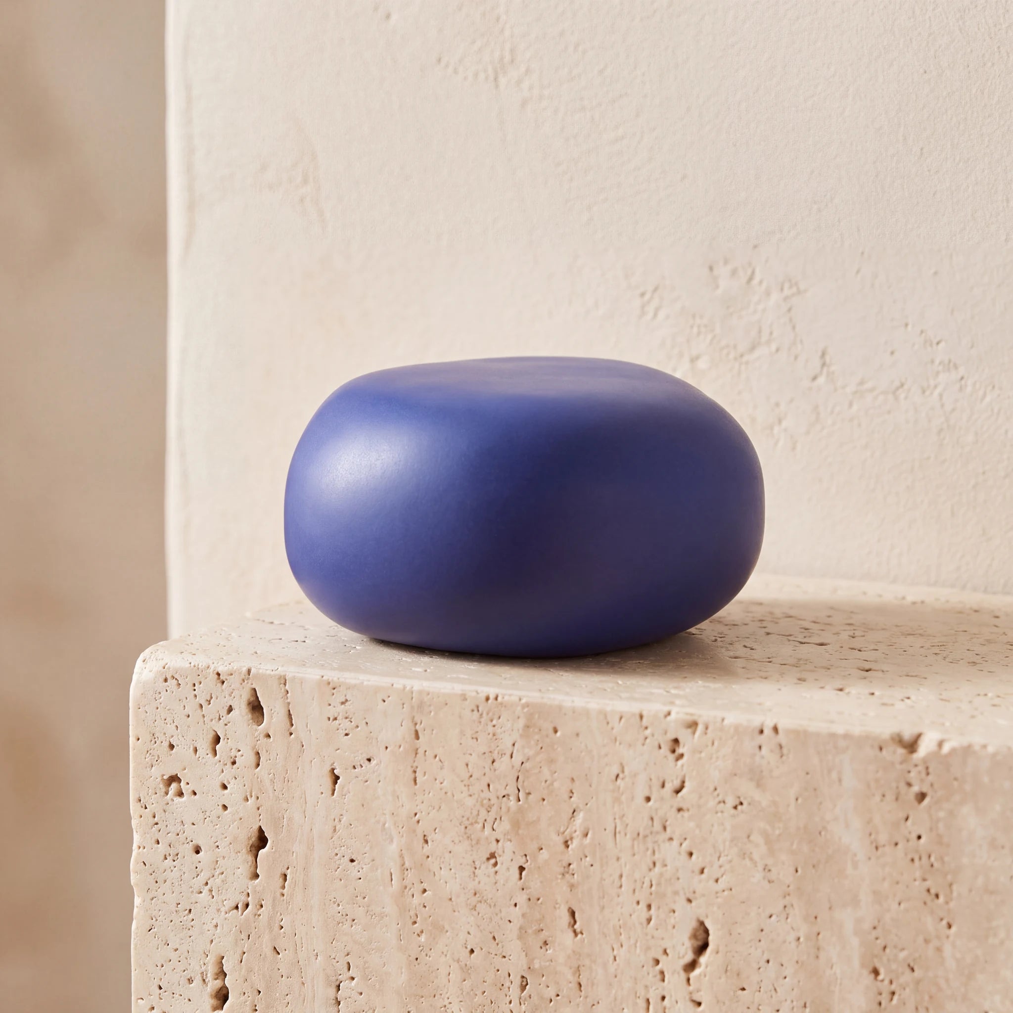 Cuddle-Stone-Keepsake-Urn-for-Ashes-in-Royal-Blue-Travertine-Ledge