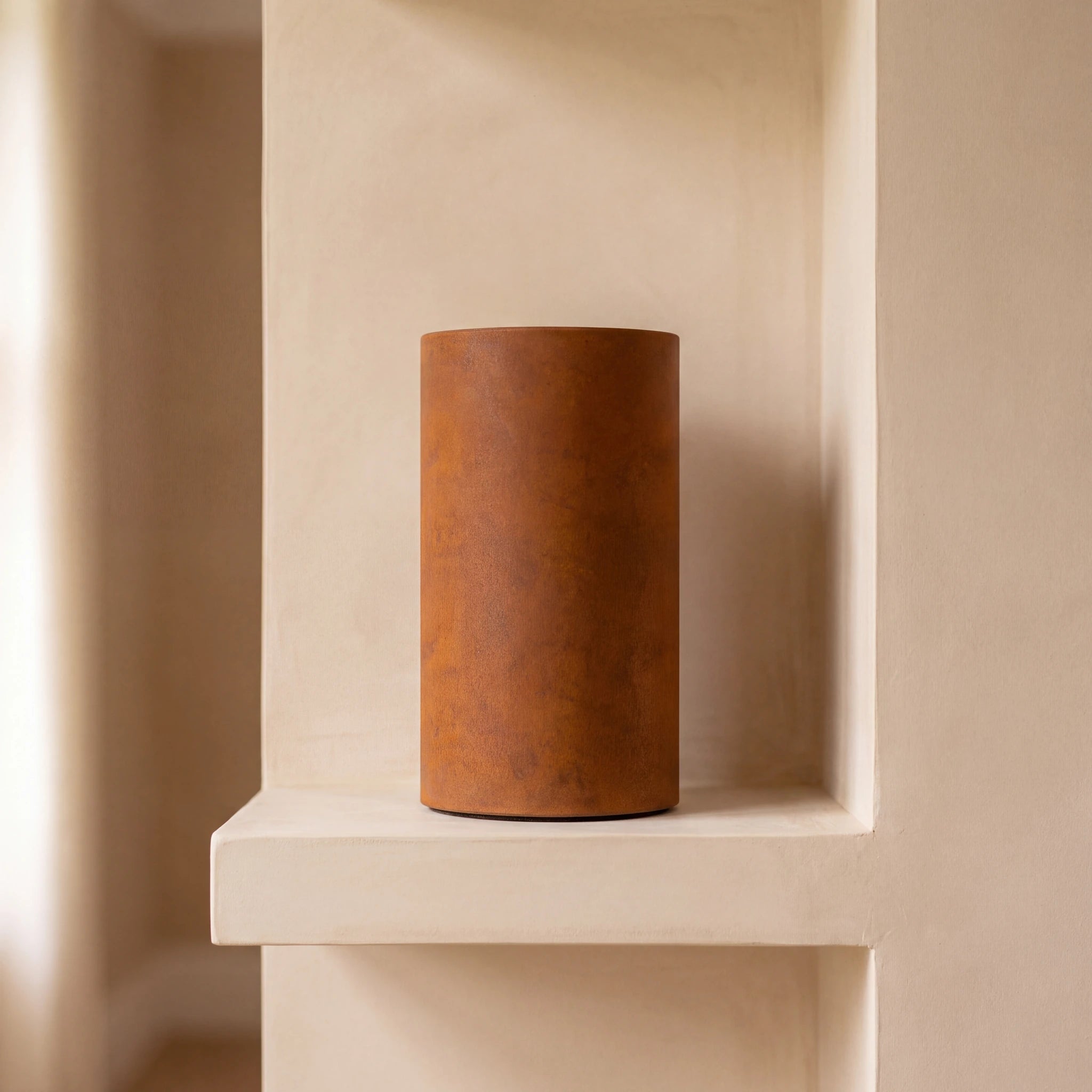 Cylinder-Adult-Cremation-Urn-for-Ashes-in-Corten-Steel-amto_alcove
