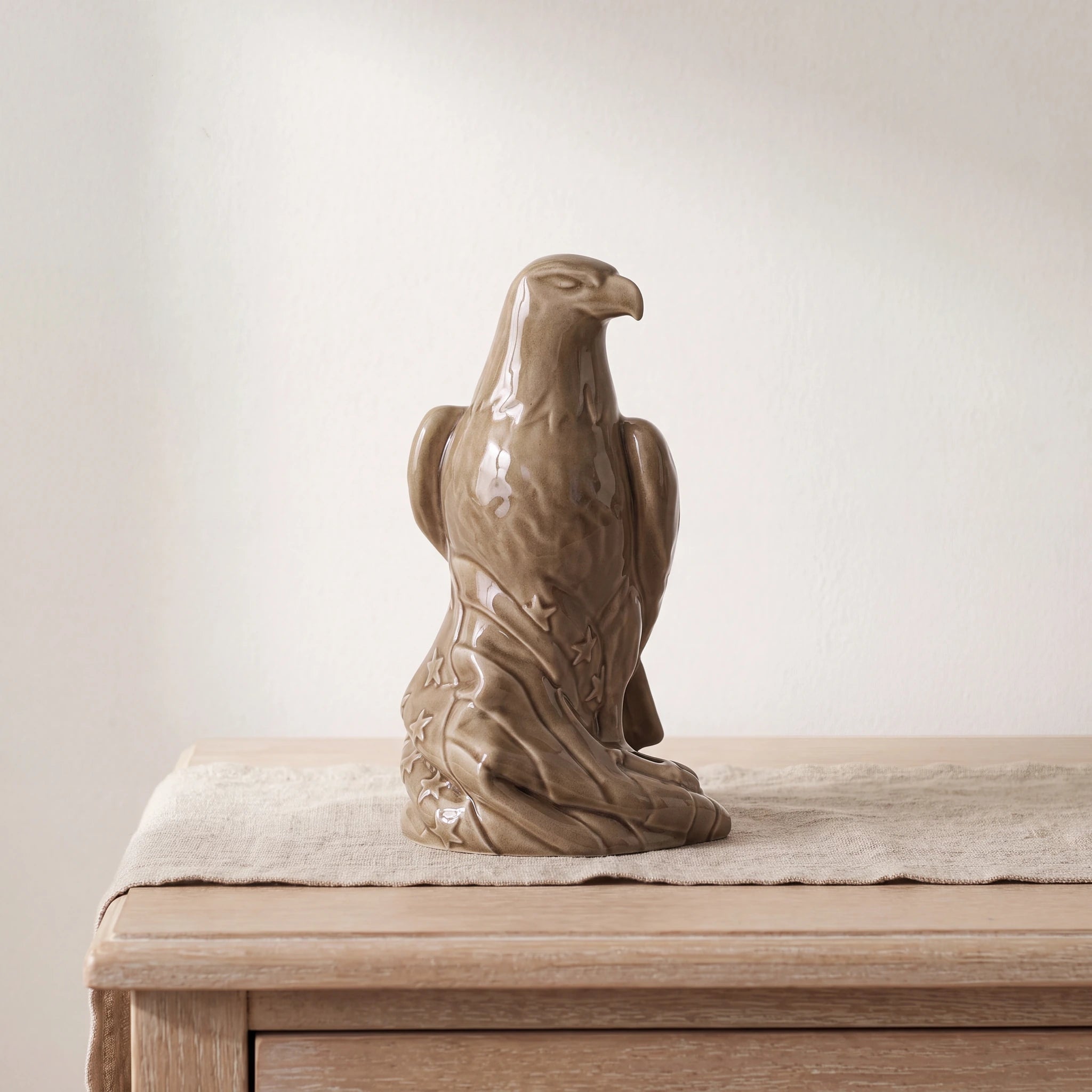 Eagle Adult Cremation Urn for Ashes in Dark Beige