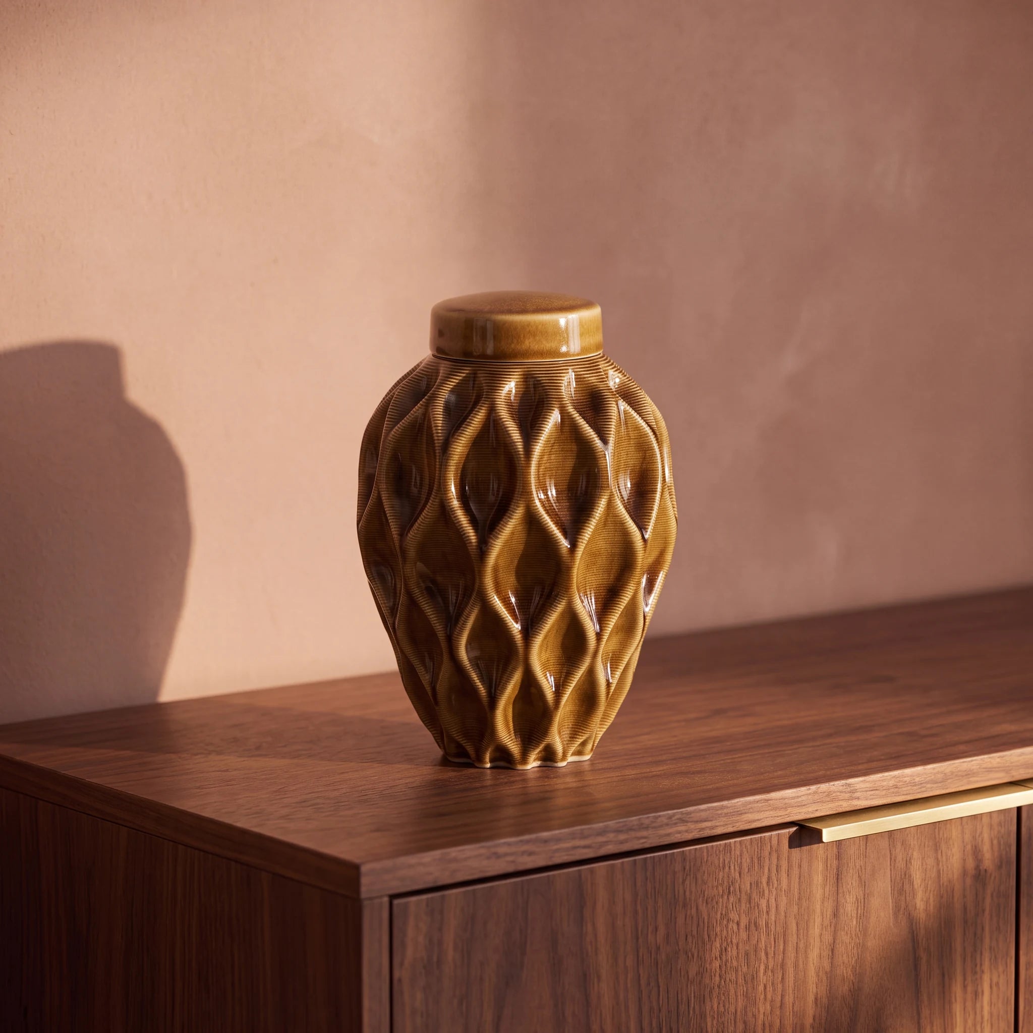 Echo Adult Cremation Urn for Ashes in Dark Sand