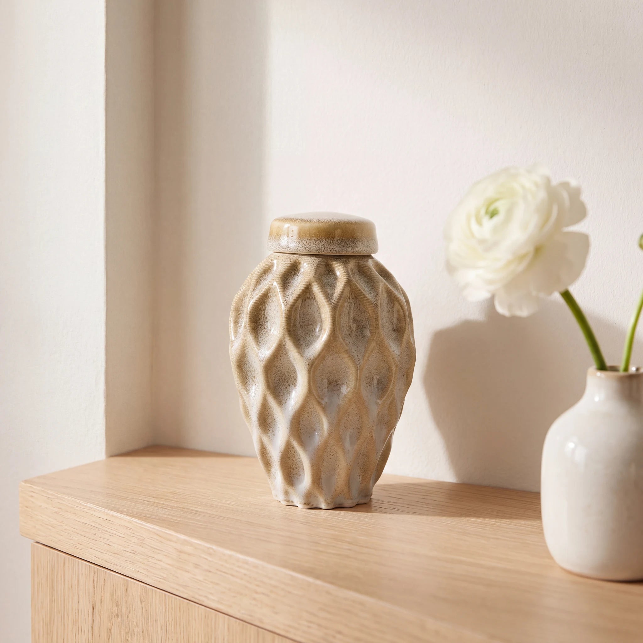 Echo-Keepsake-Urn-for-Ashes-in-Light-Sand-keepsake_bud_vase