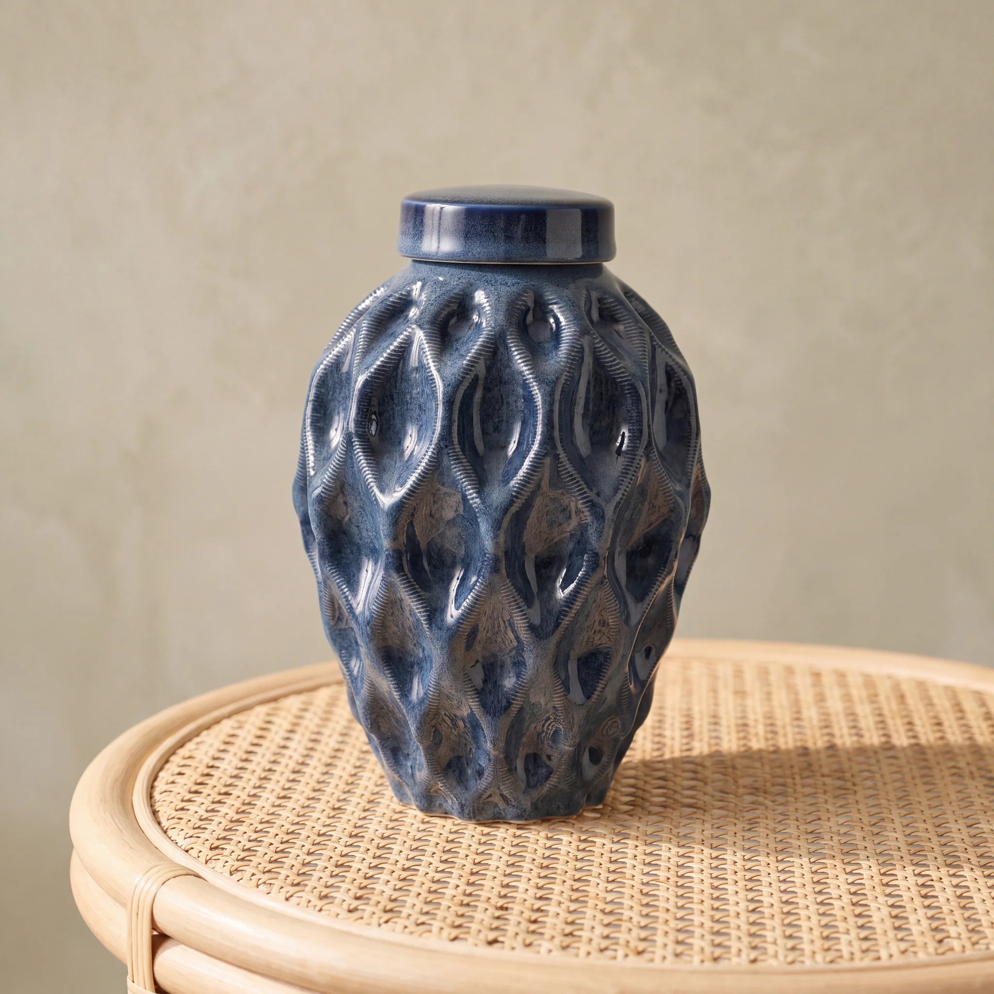 Echo-Medium-Urn-for-Ashes-in-Blue-Cane-Table