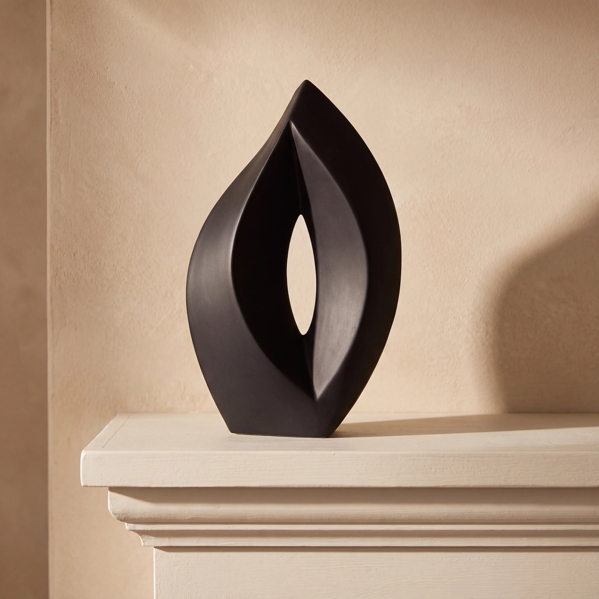 Flame Adult Cremation Urn for Ashes in Black