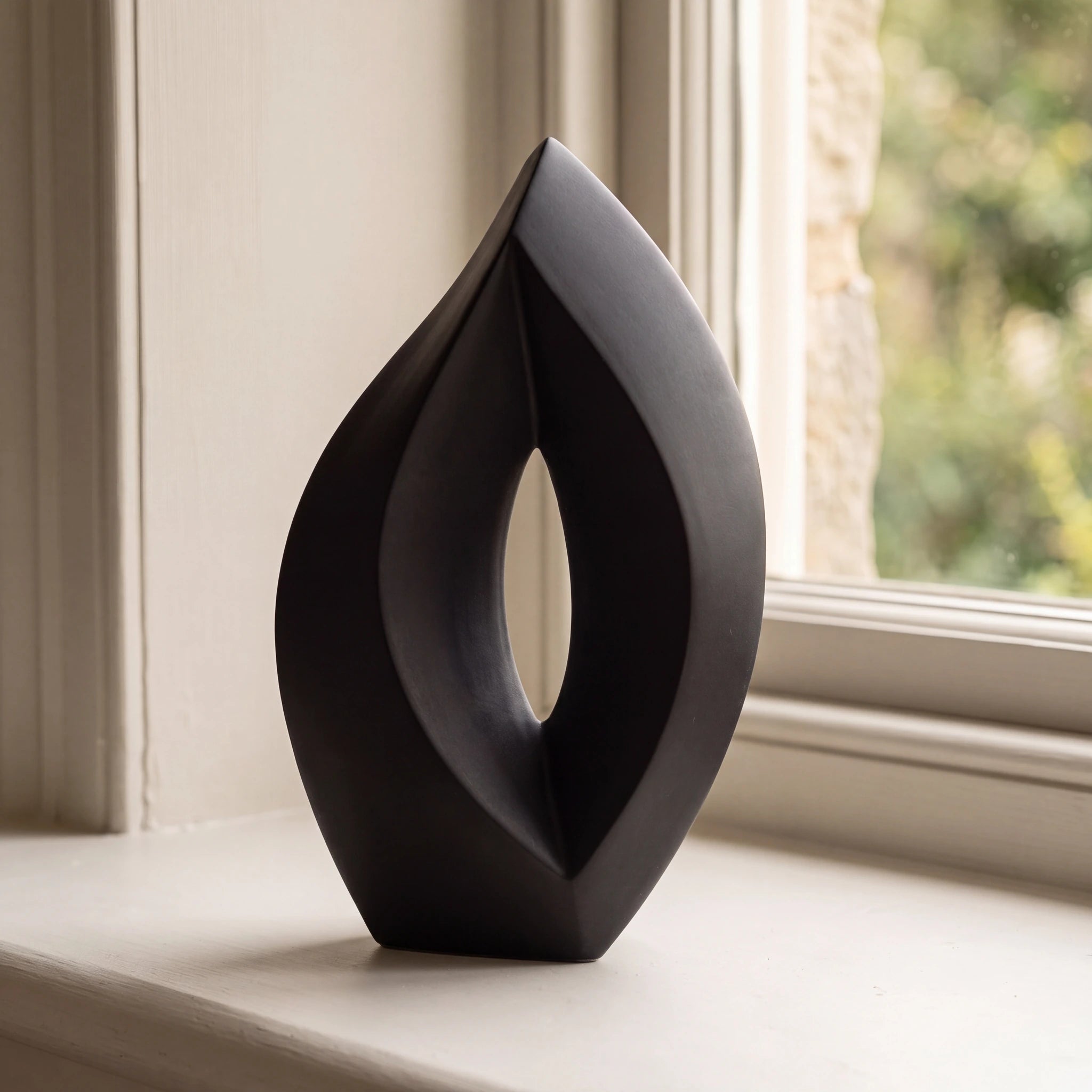 Flame Adult Cremation Urn for Ashes in Black