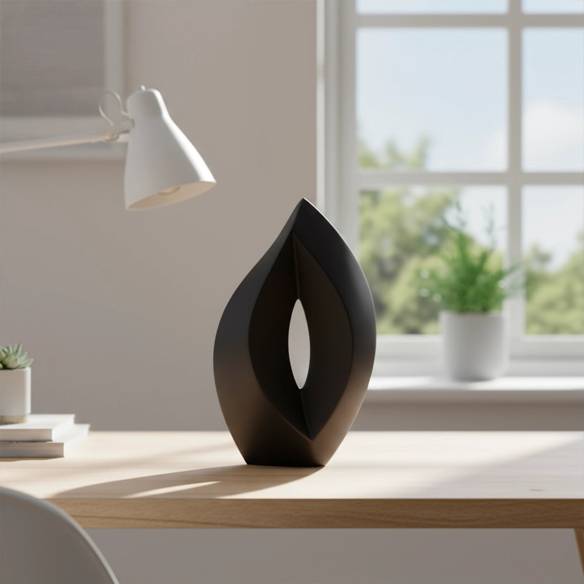 Flame Medium Urn for Ashes in Black