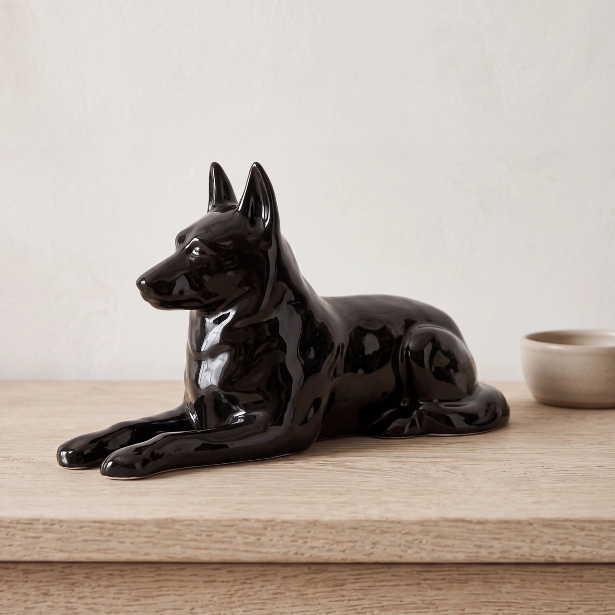 German-Shepherd-Pet-Urn-for-Ashes-in-Glossy-Black-pet_bowl_ledge