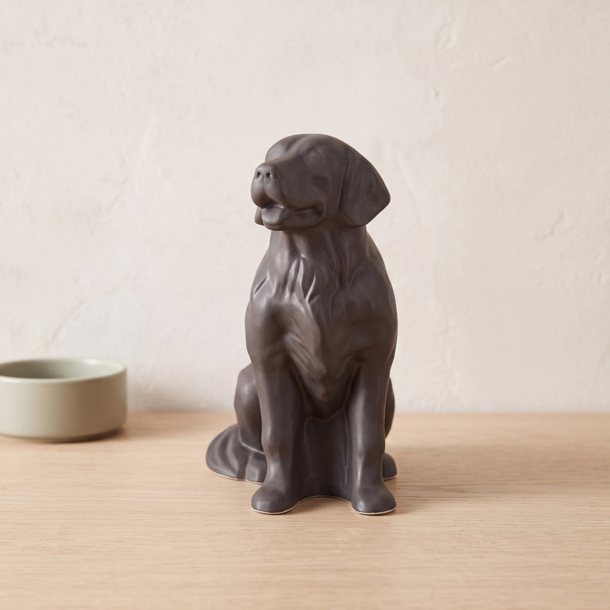 Golden-Retriever-Pet-Urn-for-Ashes-in-Matte-Grey-pet_bowl_ledge