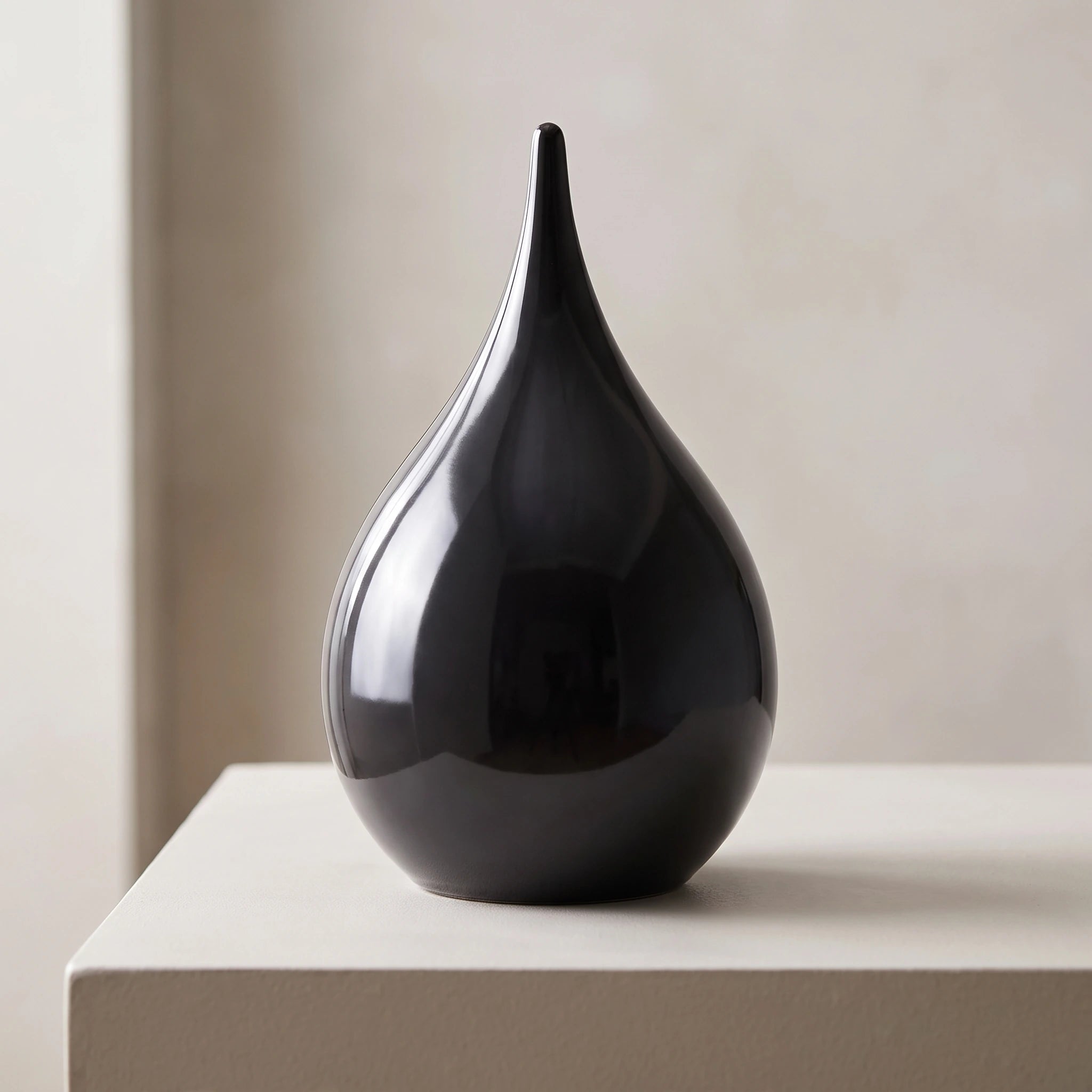 Teardrop Medium Urn for Ashes