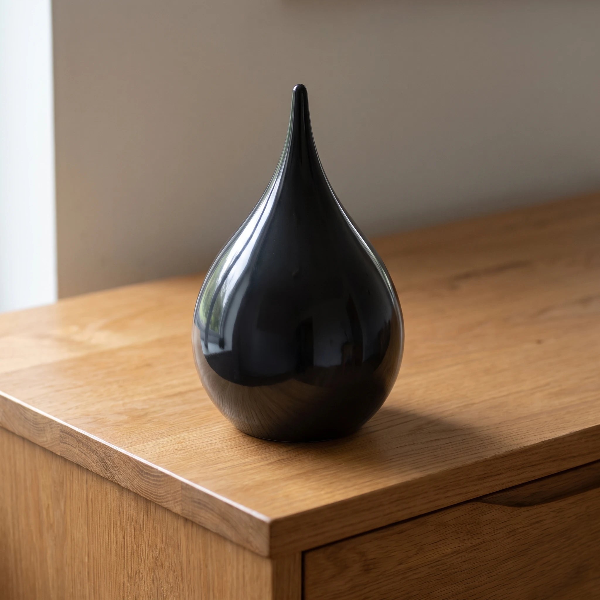 Teardrop Medium Urn for Ashes