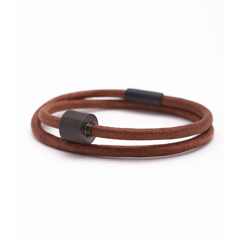 Leather Ashes Bracelet for Men in Cognac - Black Edition