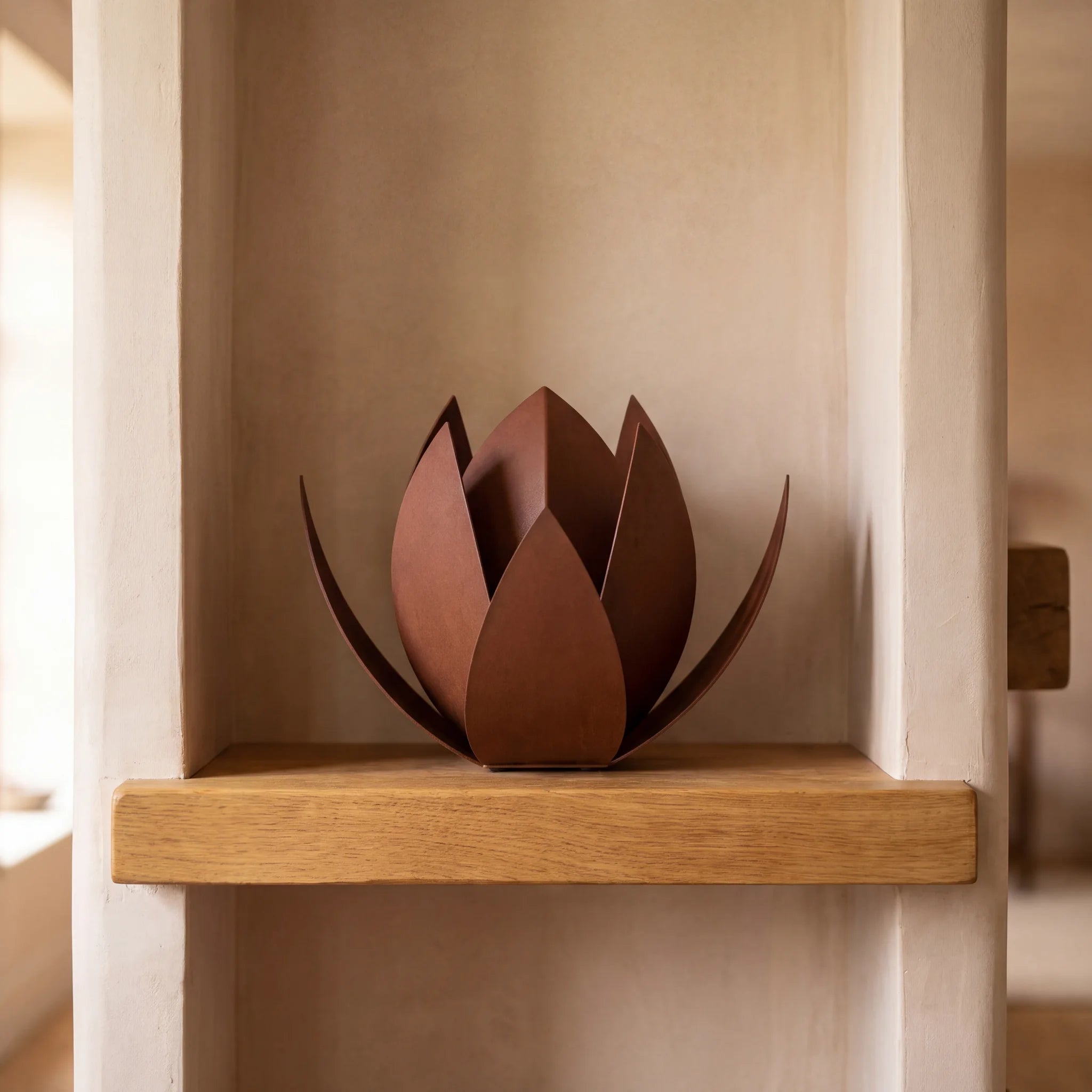 Lotus-Medium-Urn-for-Ashes-in-Corten-Steel-amto_alcove