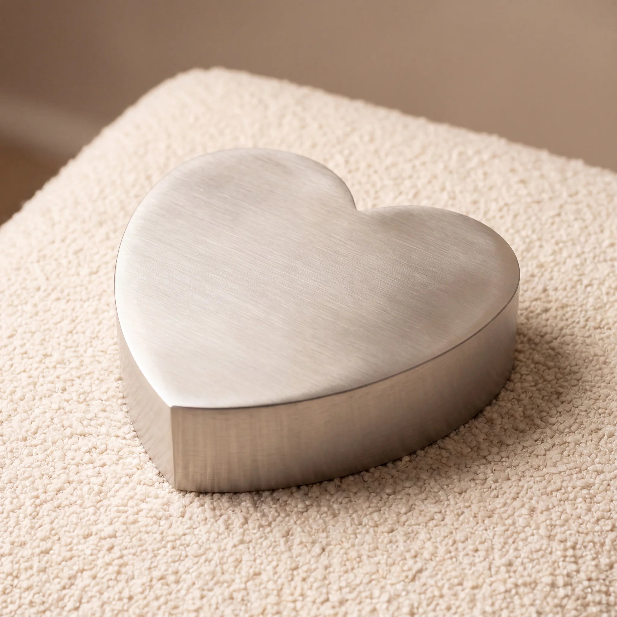 Love-Heart-Extra-Small-Urn-for-Ashes-in-Stainless-Steel-heart_boucle_above