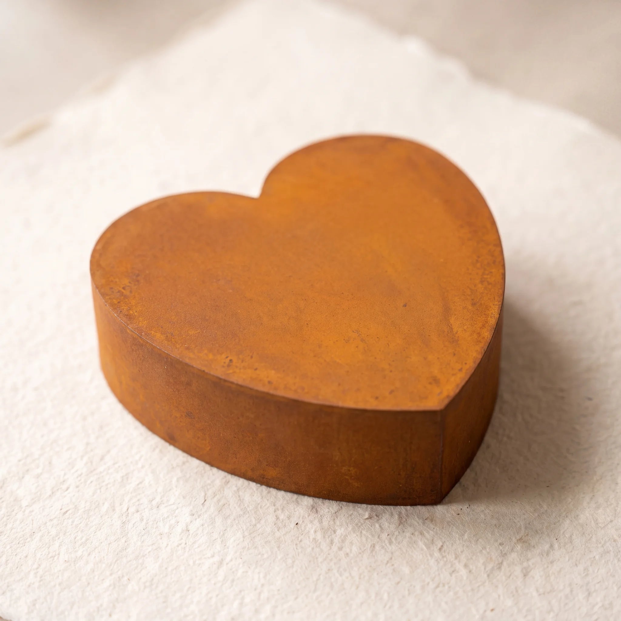 Love-Heart-Pet-Urn-for-Ashes-in-Corten-Steel-heart_paper_above