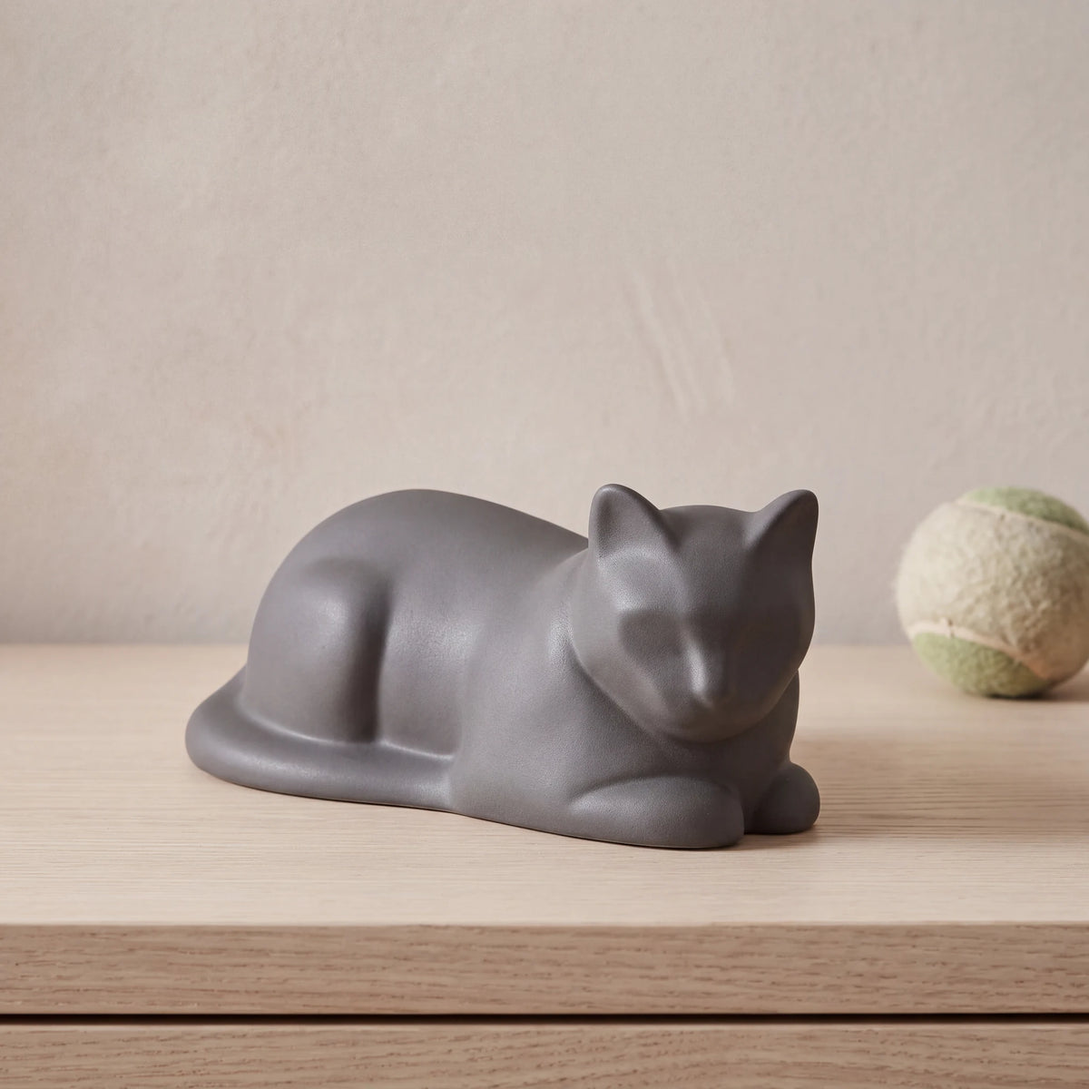 Lying-Cat-Mini-Urn-for-Ashes-in-Matte-Grey-pet_console_ball