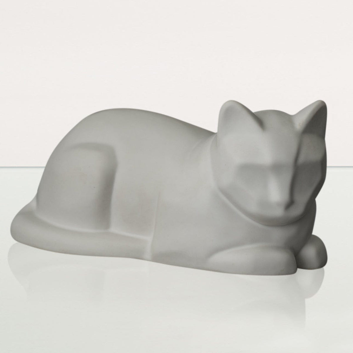 Lying-Cat-Urn-for-Ashes-in-Matte-White-01