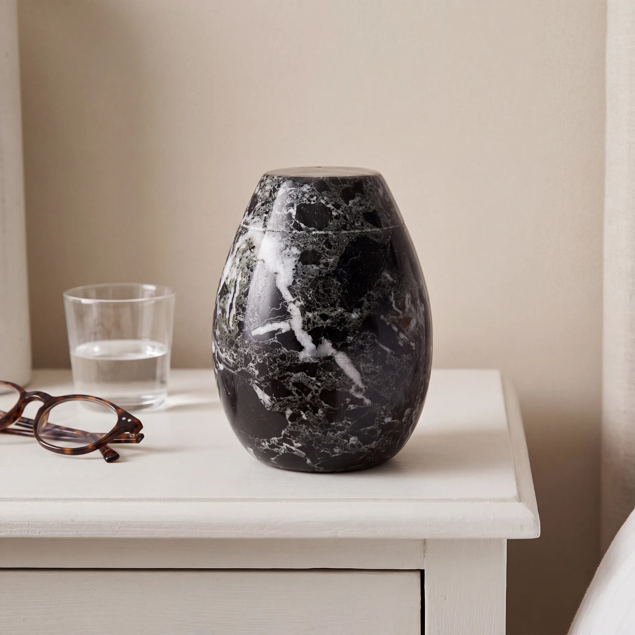Marble-Keepsake-Urn-For-Ashes-in-Black-Grey-keepsake_bedside_glasses