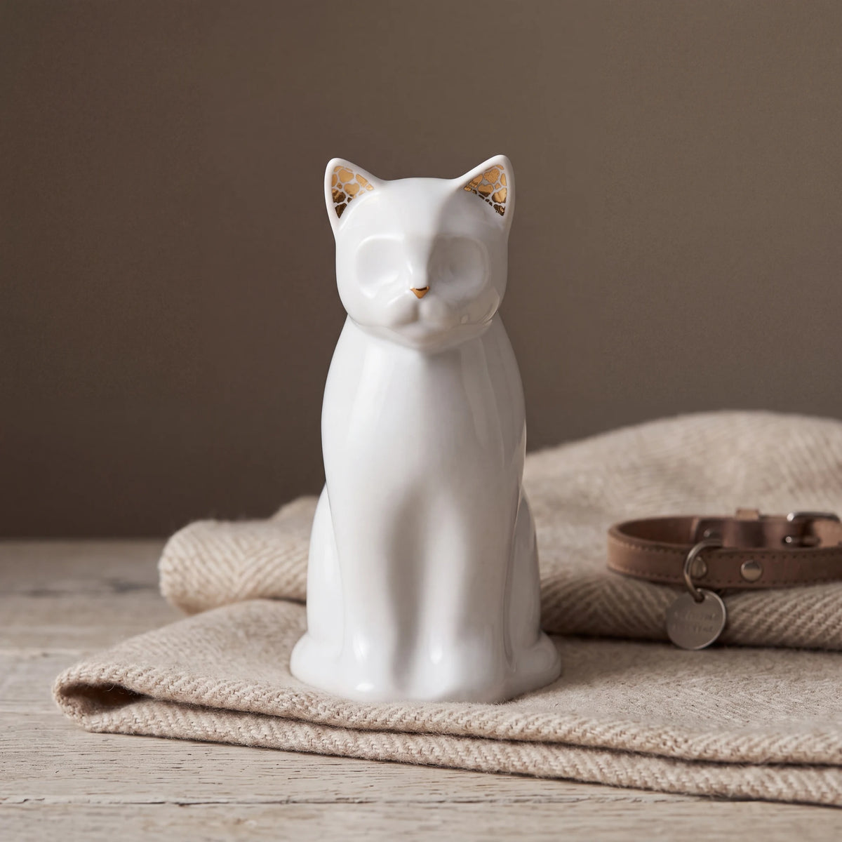 Meow-Cat-Pet-Urn-for-Ashes-in-White-pet_blanket_fold