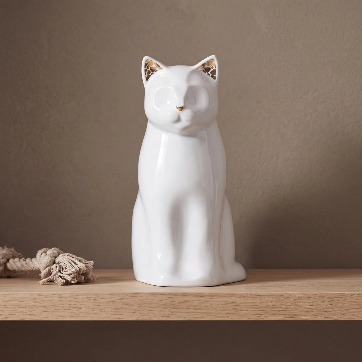 Meow-Cat-Pet-Urn-for-Ashes-in-White-pet_soft_toy_shelf