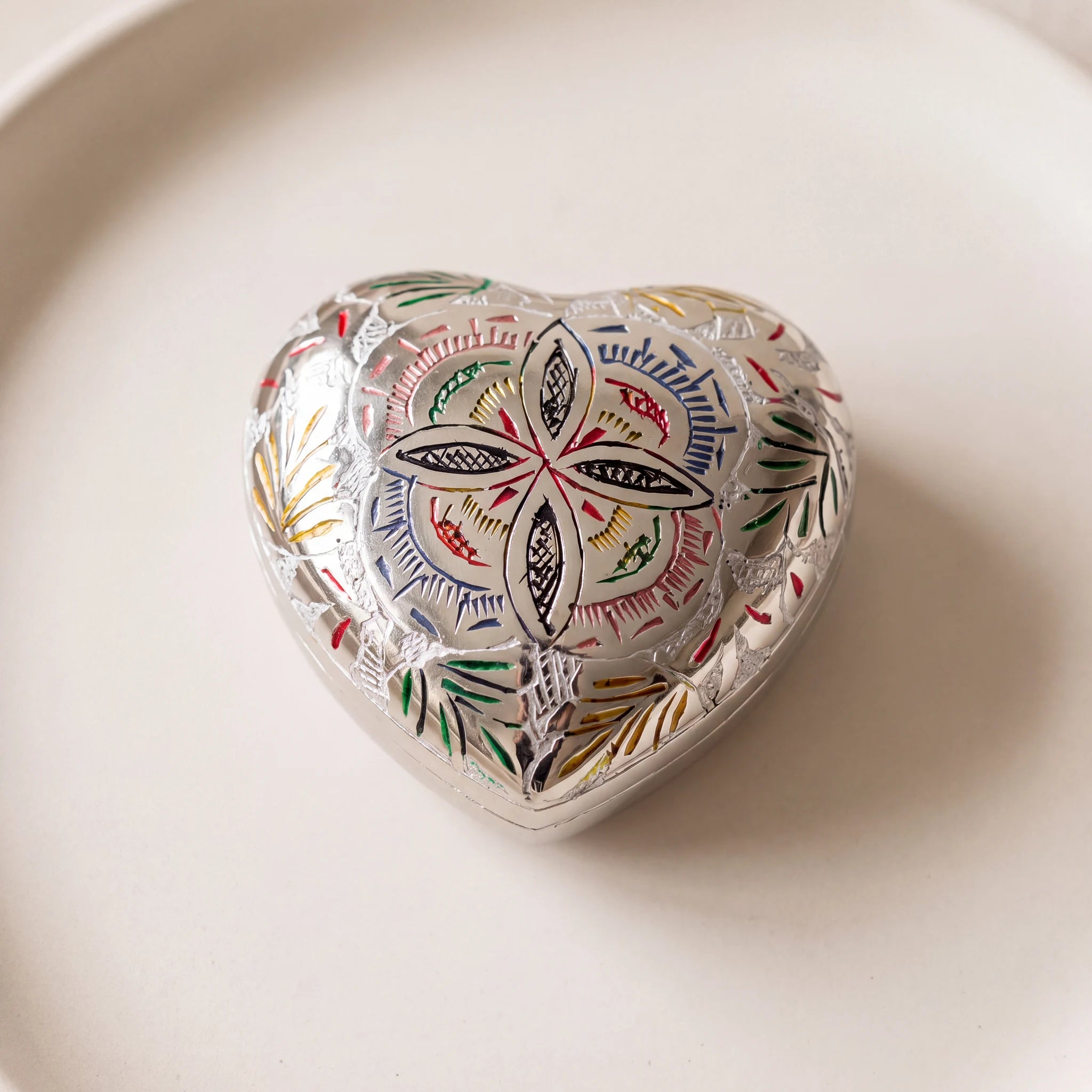 Mosaic-Heart-Keepsake-Urn-for-Ashes-in-Silver-and-Multicolour-heart_stoneware_above