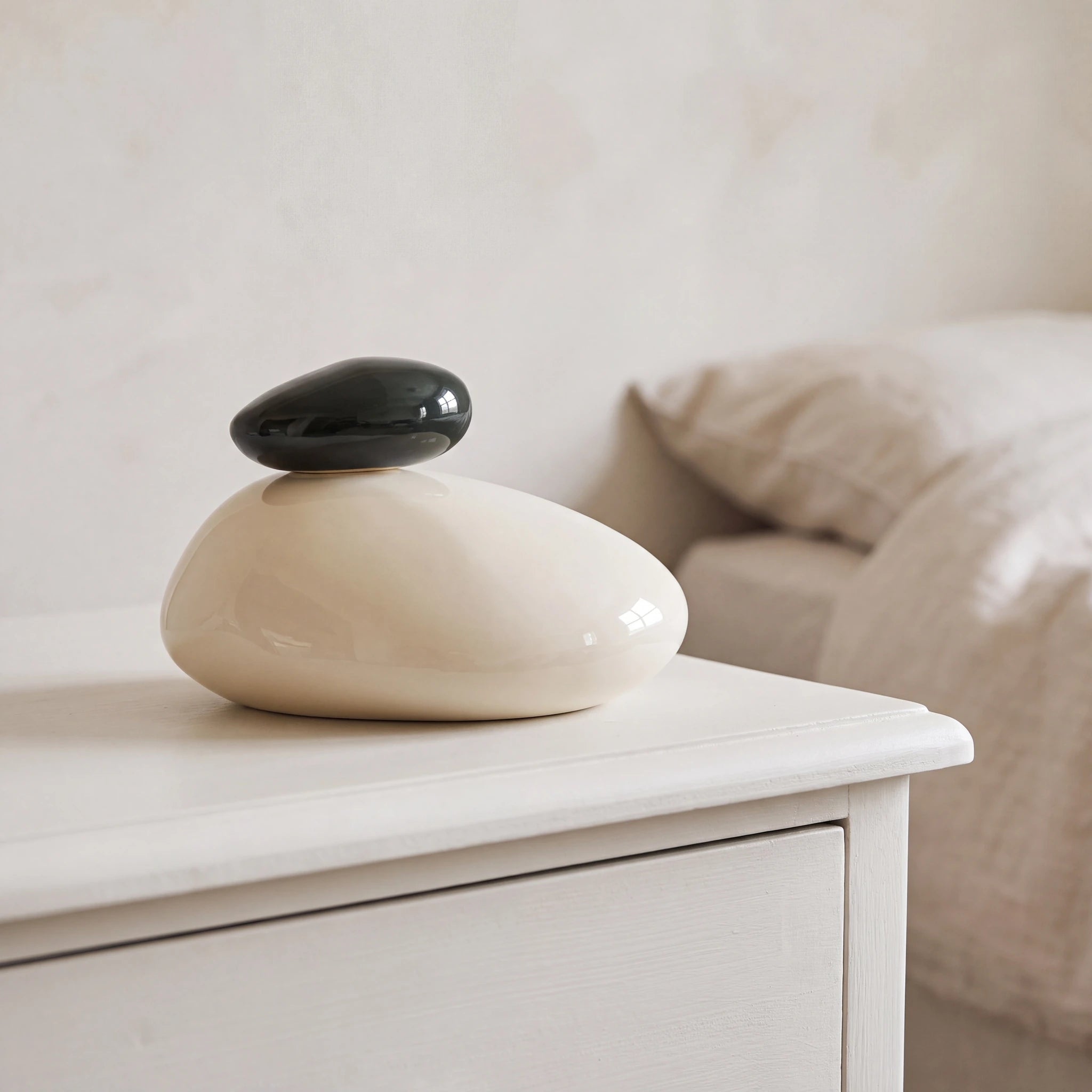 Pebbles Adult Cremation Urn for Ashes in Cream