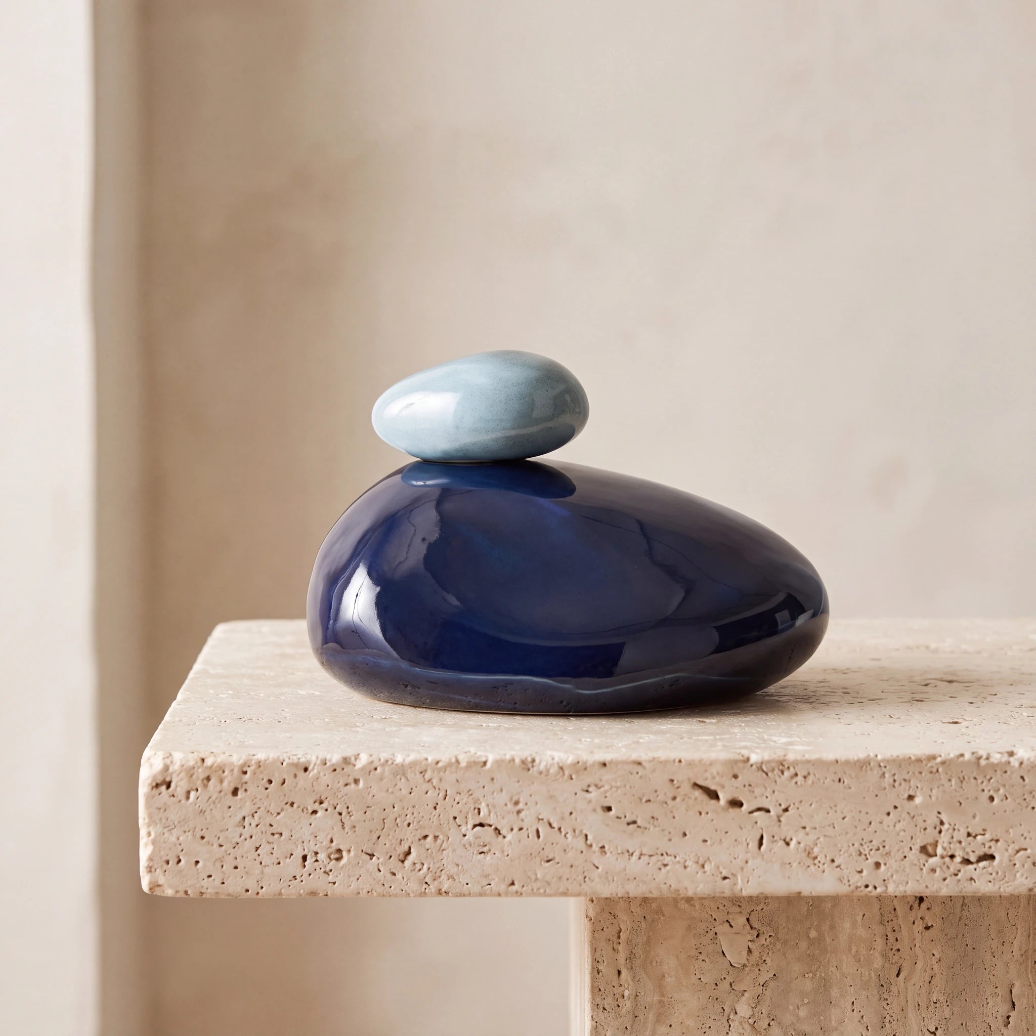 Pebbles Adult Cremation Urn for Ashes in Metallic Blue