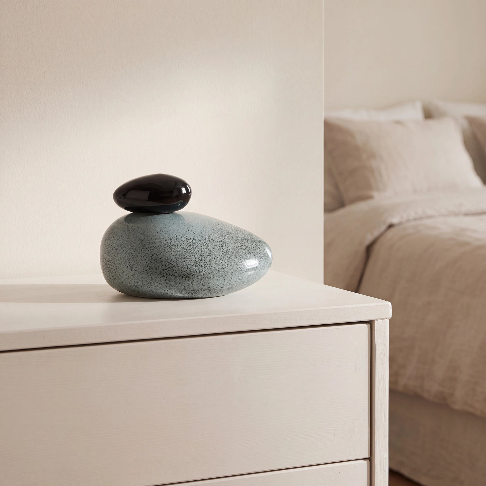 Pebbles Adult Cremation Urn for Ashes in Oily Green Melange