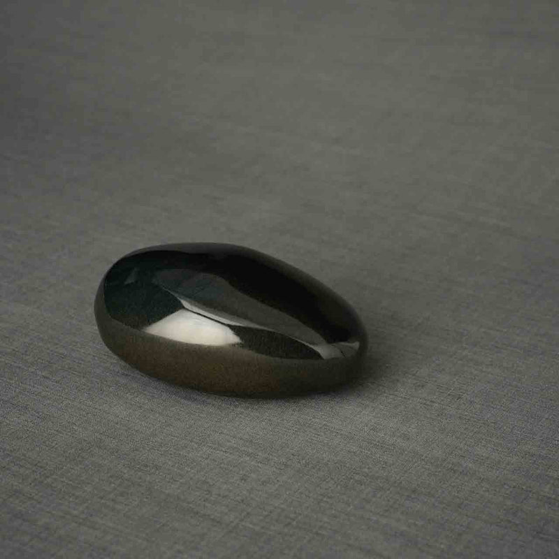 Pebbles Small Urn for Ashes in Glossy Black