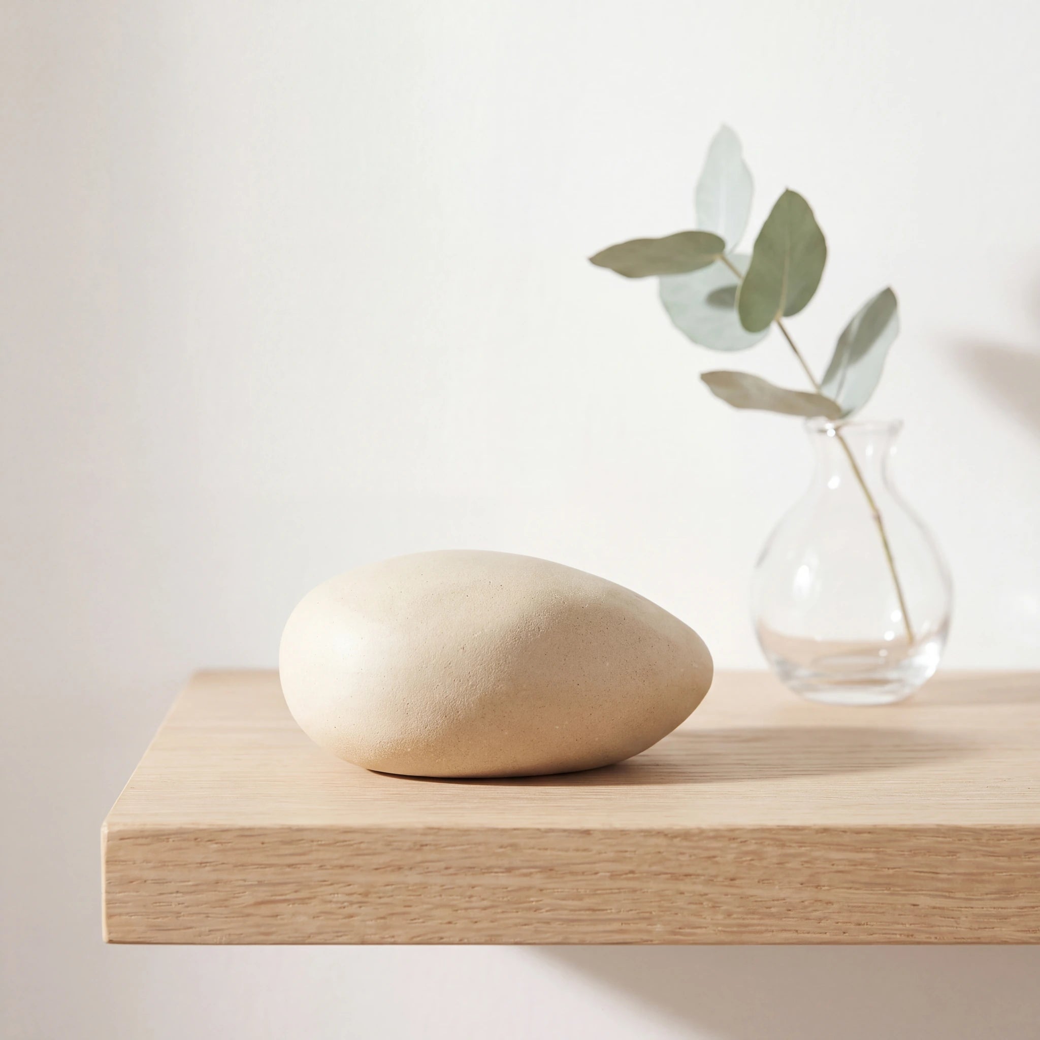 Pebbles-Small-Urn-for-Ashes-in-Light-Sand-keepsake_bud_vase