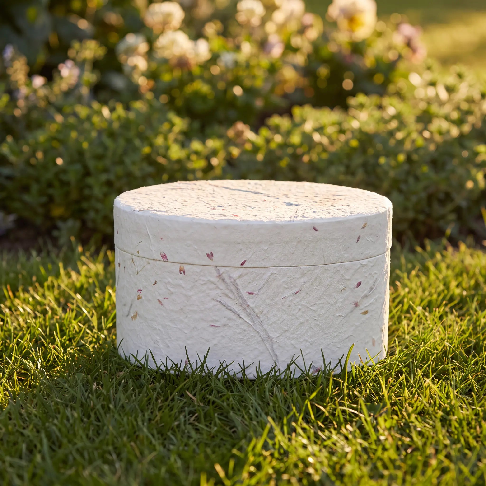 Purity Earthurn Biodegradable Urn for Ashes in White - Adult