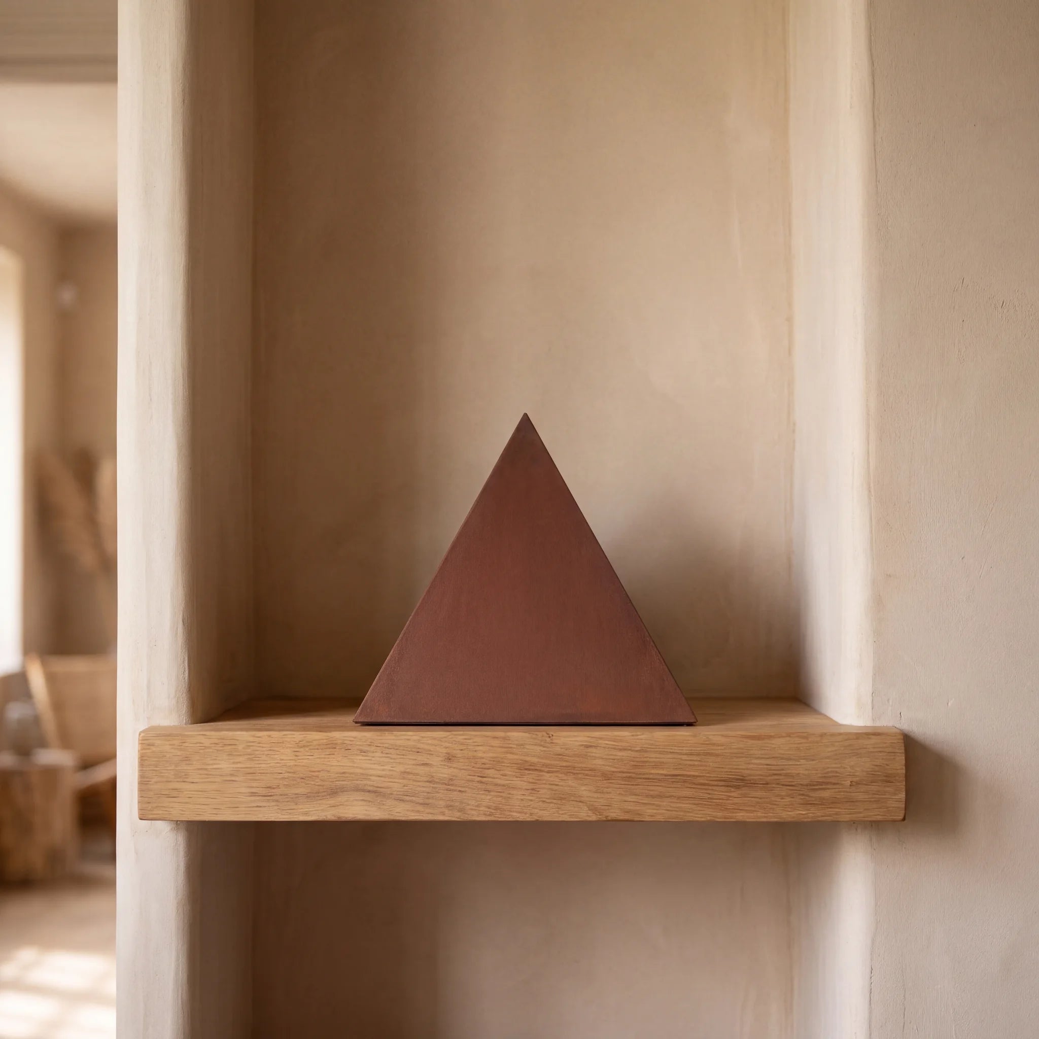 Pyramid-Medium-Urn-for-Ashes-in-Corten-Steel-amto_alcove