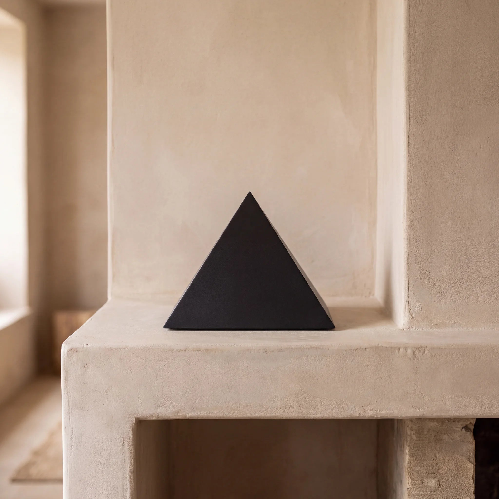 Pyramid-Medium-Urn-for-Ashes-in-Matte-Black-Stainless-Steel-amto_alcove