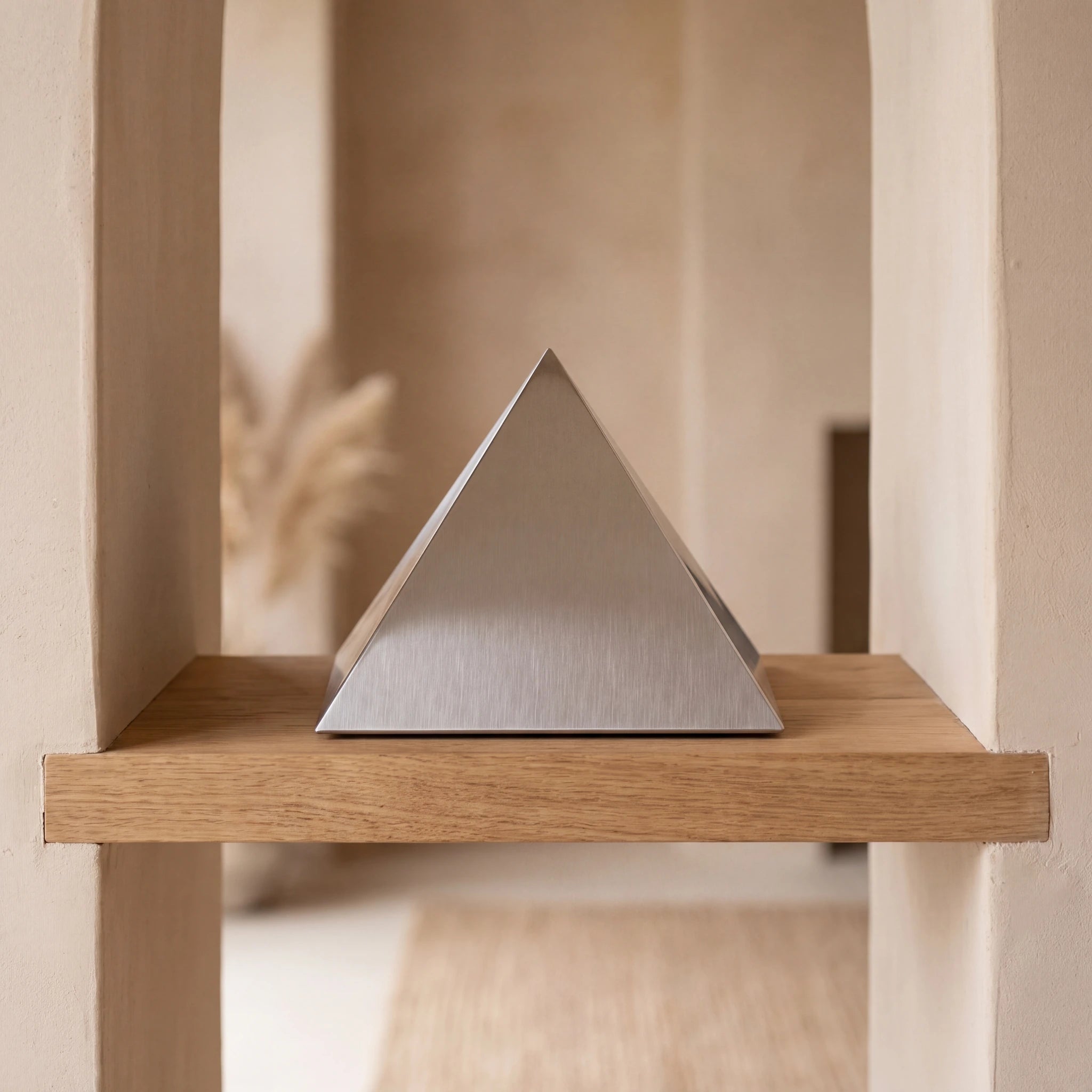 Pyramid-Medium-Urn-for-Ashes-in-Stainless-Steel-amto_alcove
