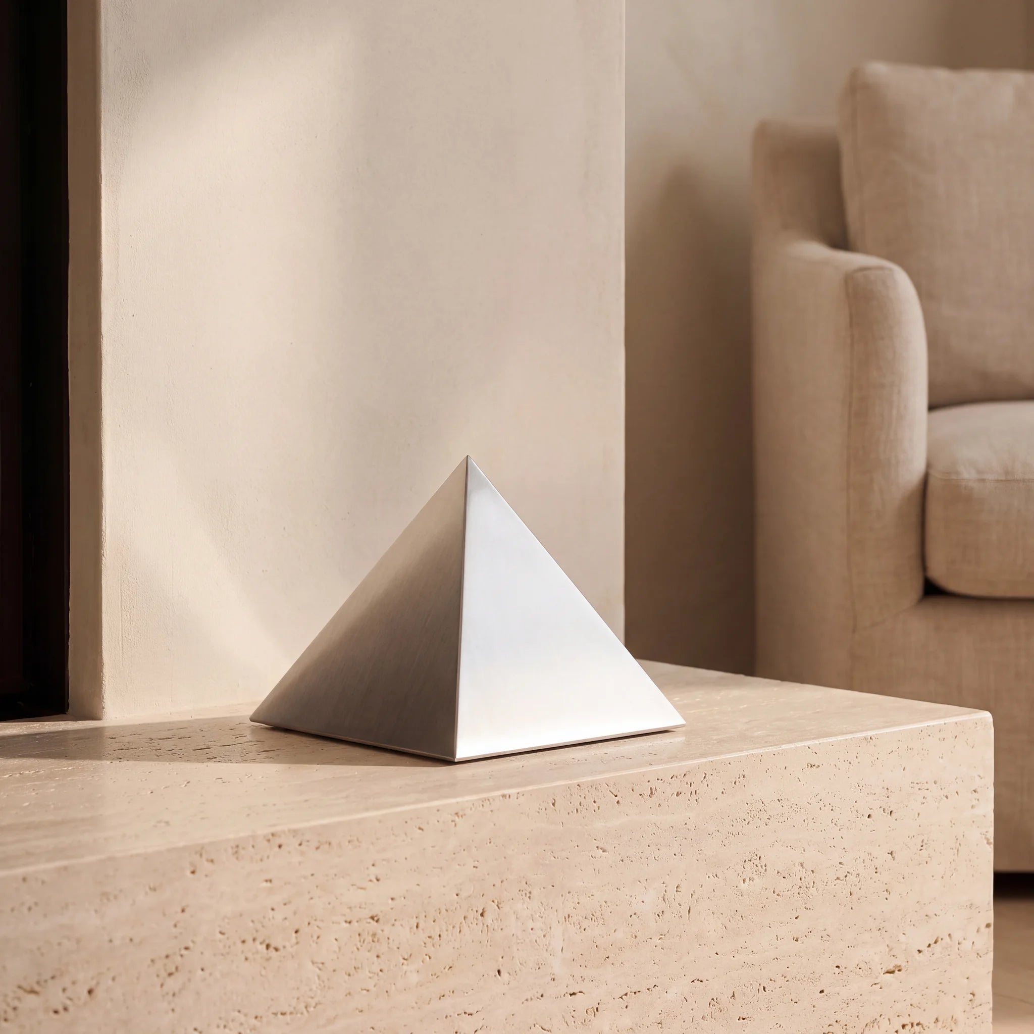 Pyramid-Medium-Urn-for-Ashes-in-Stainless-Steel-amto_hearth