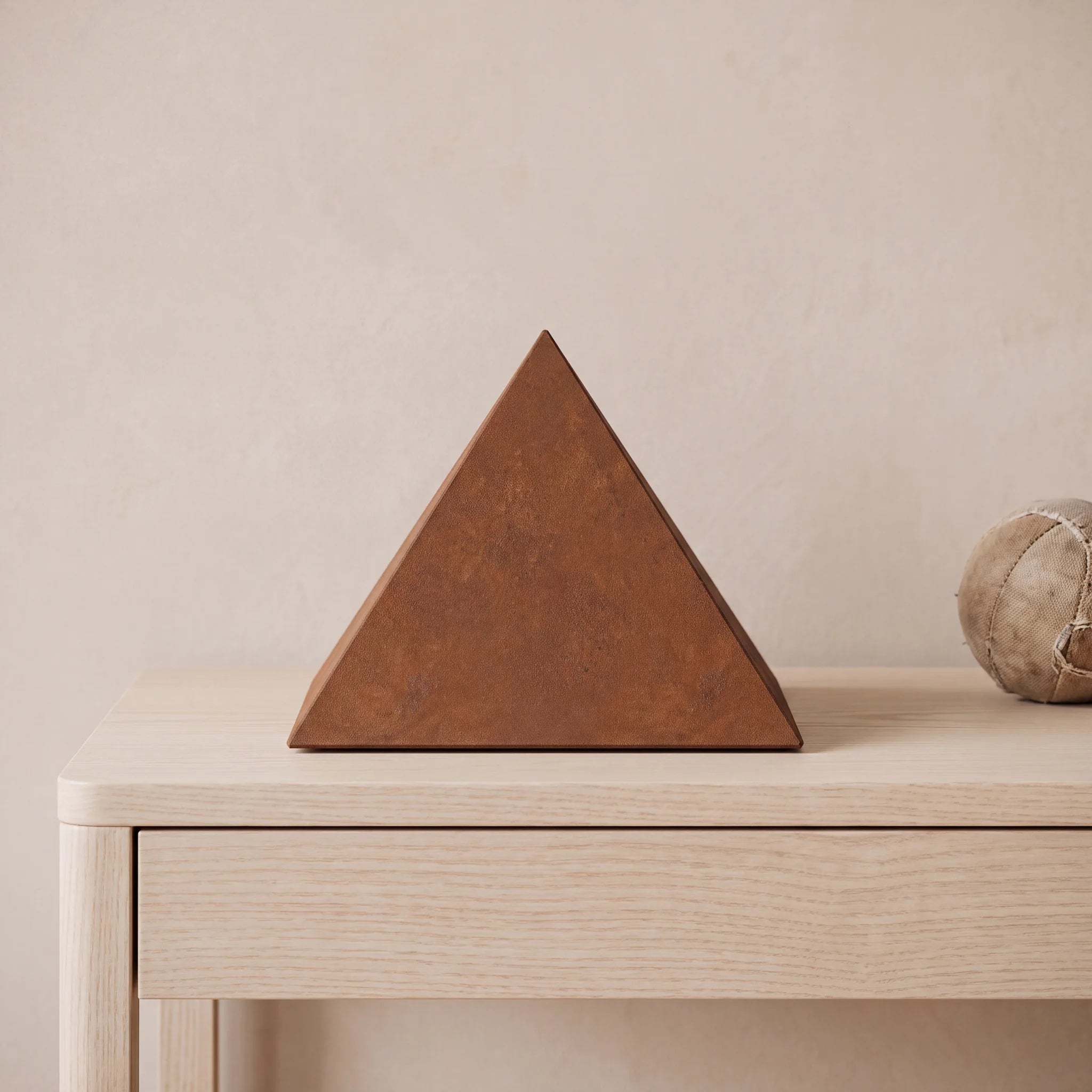 Pyramid-Pet-Urn-for-Ashes-in-Corten-Steel-pet_console_ball
