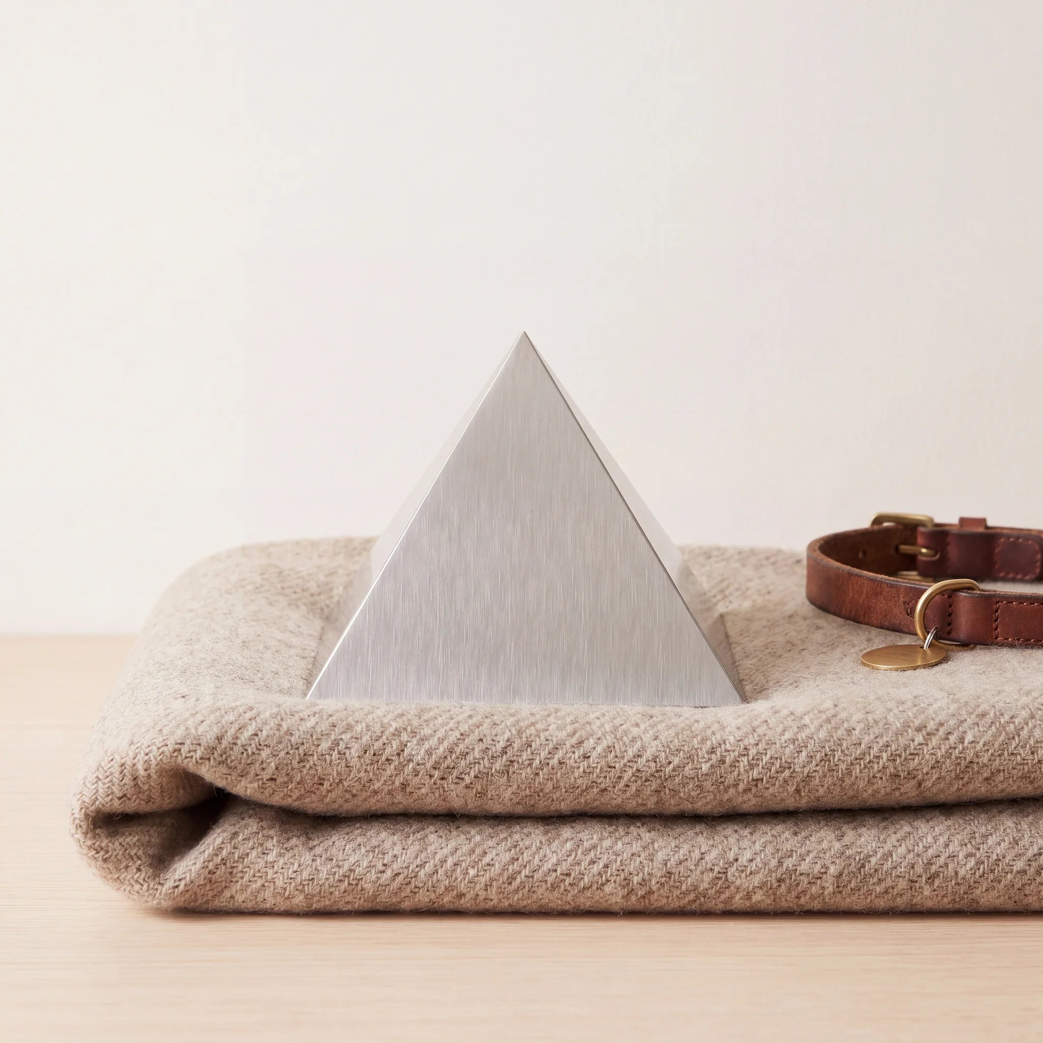 Pyramid-Pet-Urn-for-Ashes-in-Stainless-Steel-pet_blanket_fold