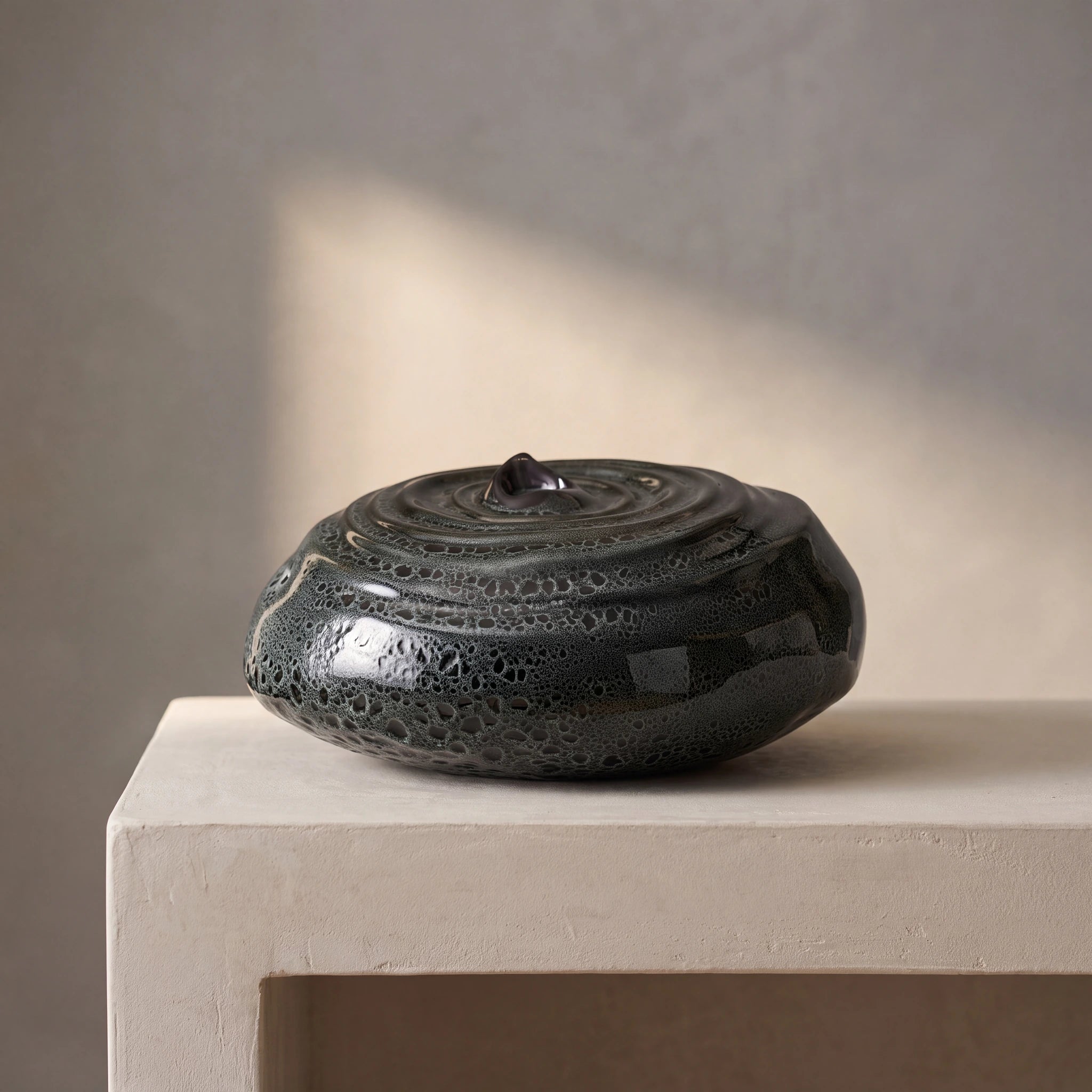 Ripples Adult Cremation Urn for Ashes in Black