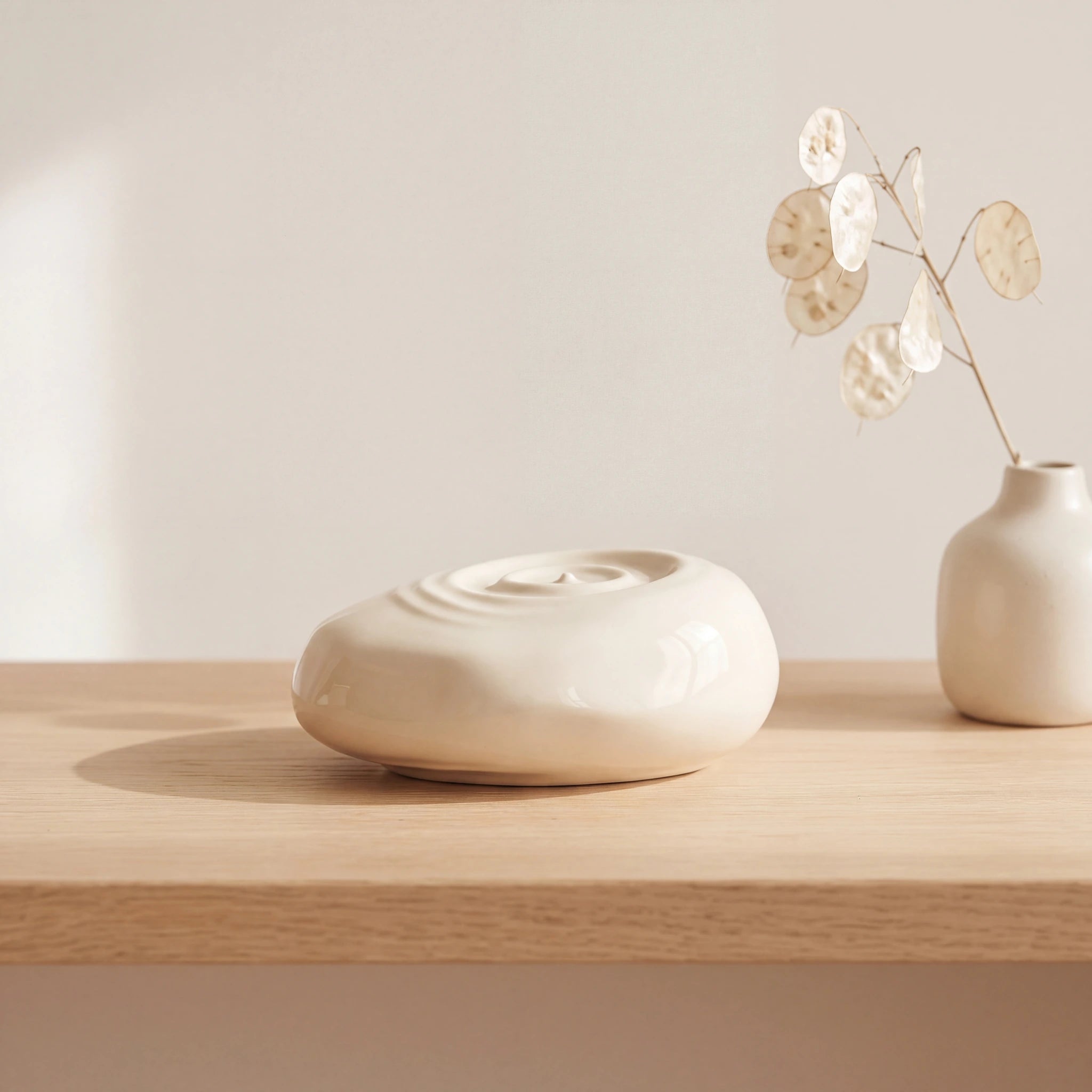 Ripples-Small-Urn-for-Ashes-in-Cream-keepsake_bud_vase