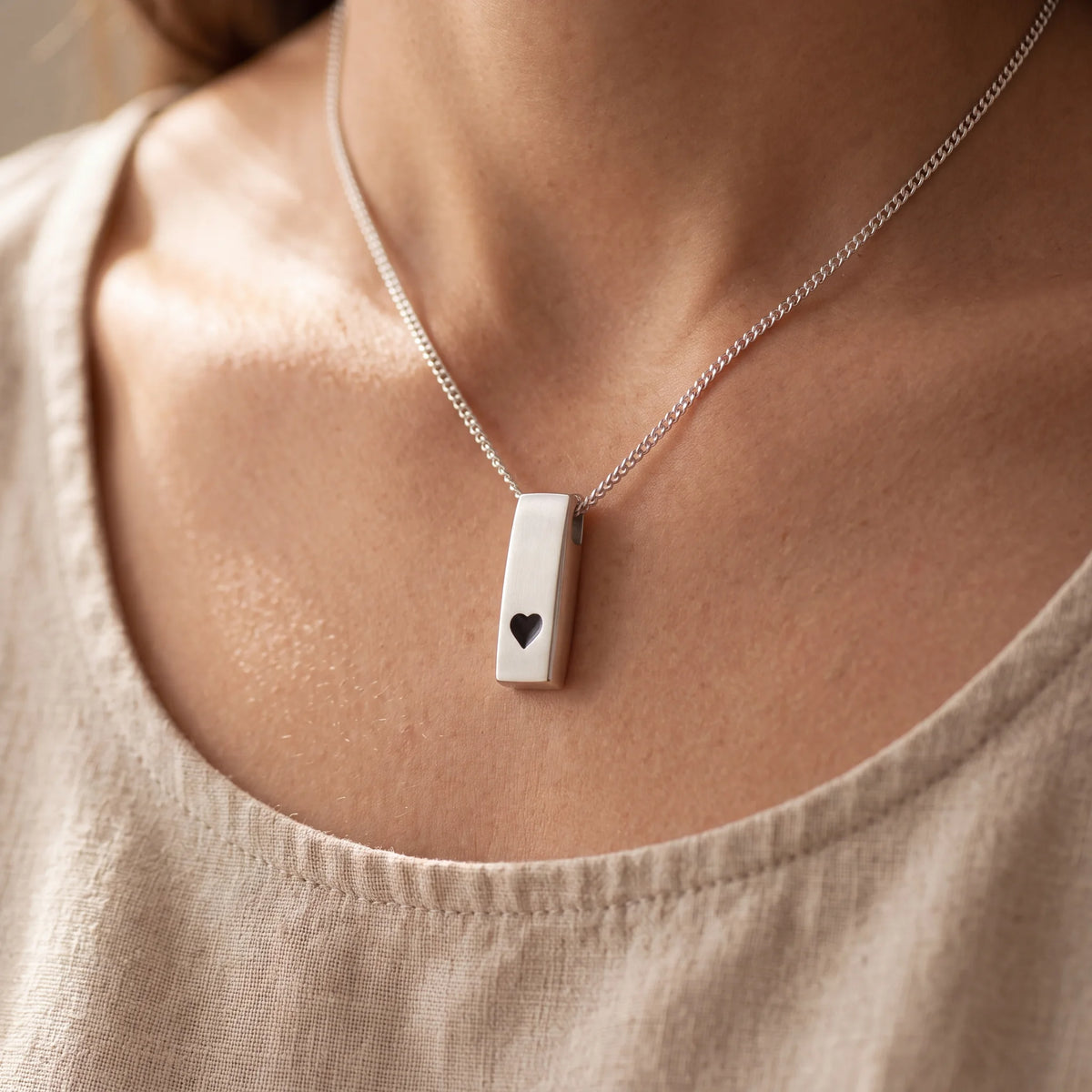 Self-fill-Bar-Heart-Memorial-Ashes-Pendant-Worn