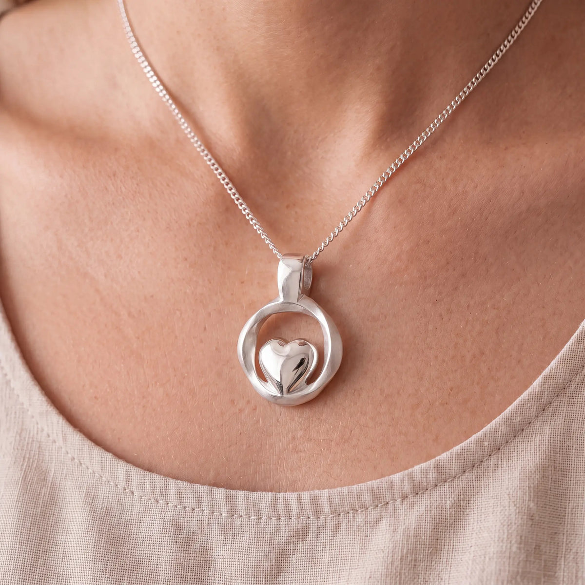 Self-fill-Heart-Embrace-Memorial-Ashes-Pendant-Worn