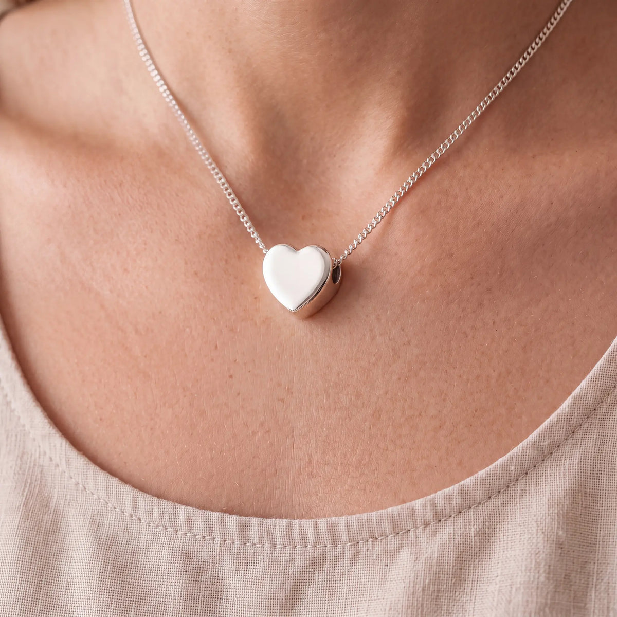 Self-fill-Heart-Memorial-Ashes-Pendant-Worn