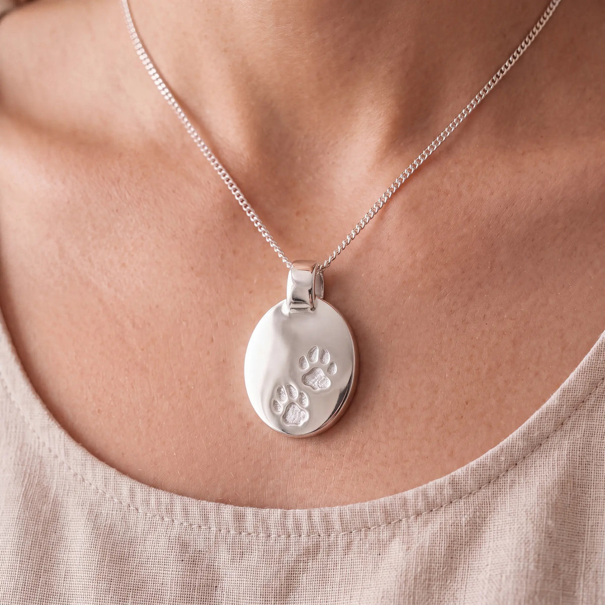 Self-fill-Paw-Print-Set-Memorial-Ashes-Pendant-Worn