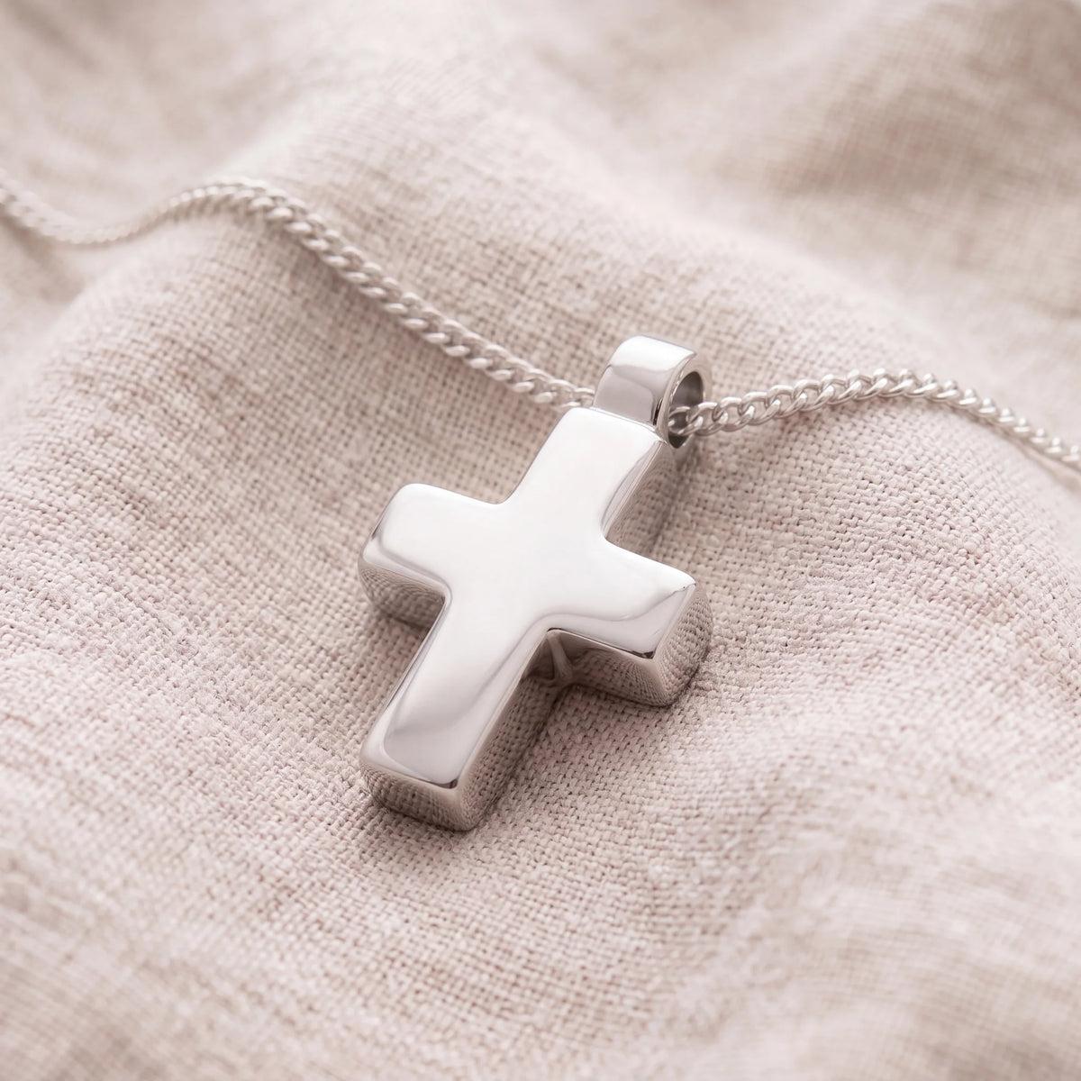 Self-fill-Remembrance-Cross-Memorial-Ashes-Pendant-On-Linen