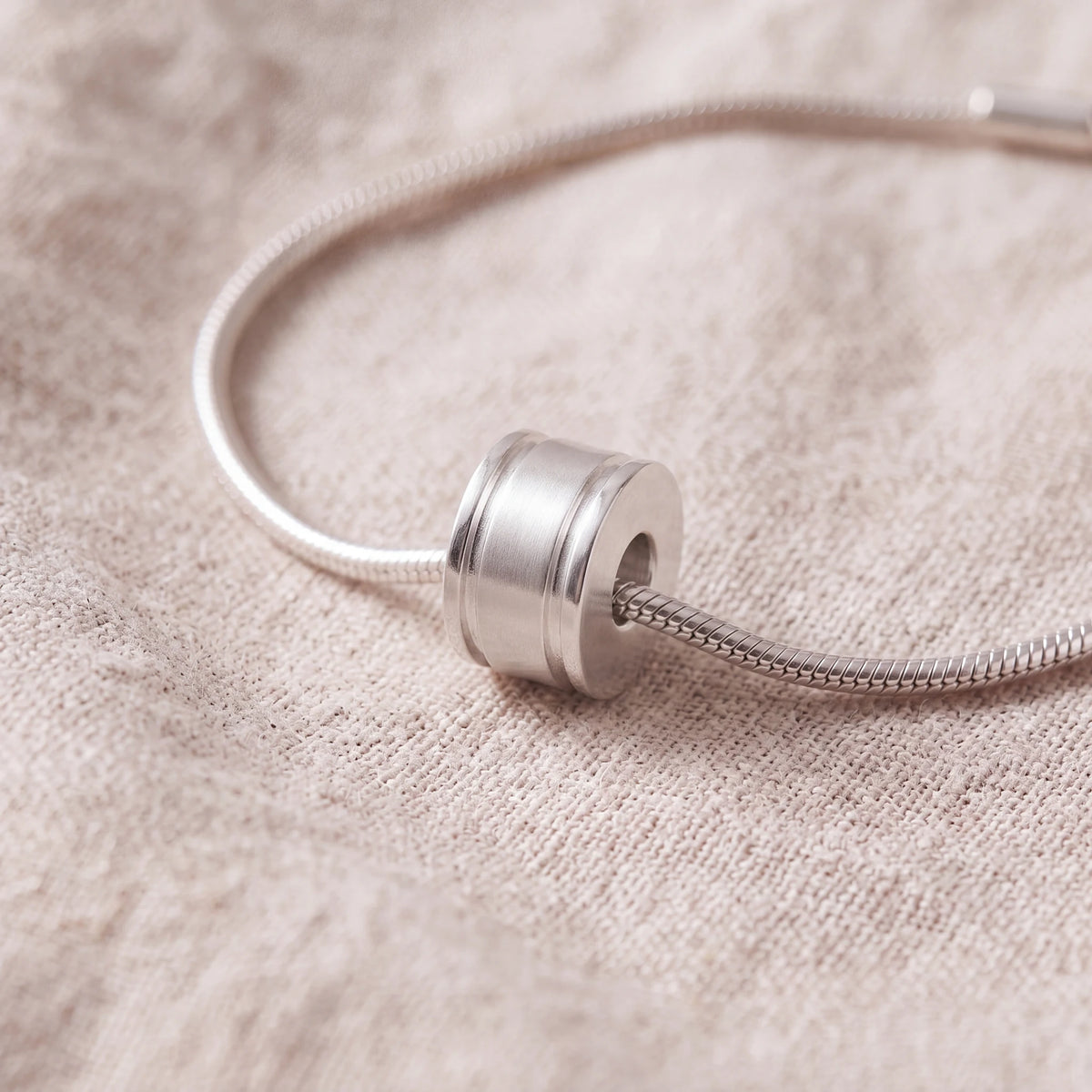 Self-fill-Round-Serene-Memorial-Ashes-Charm-Bead-On-Linen